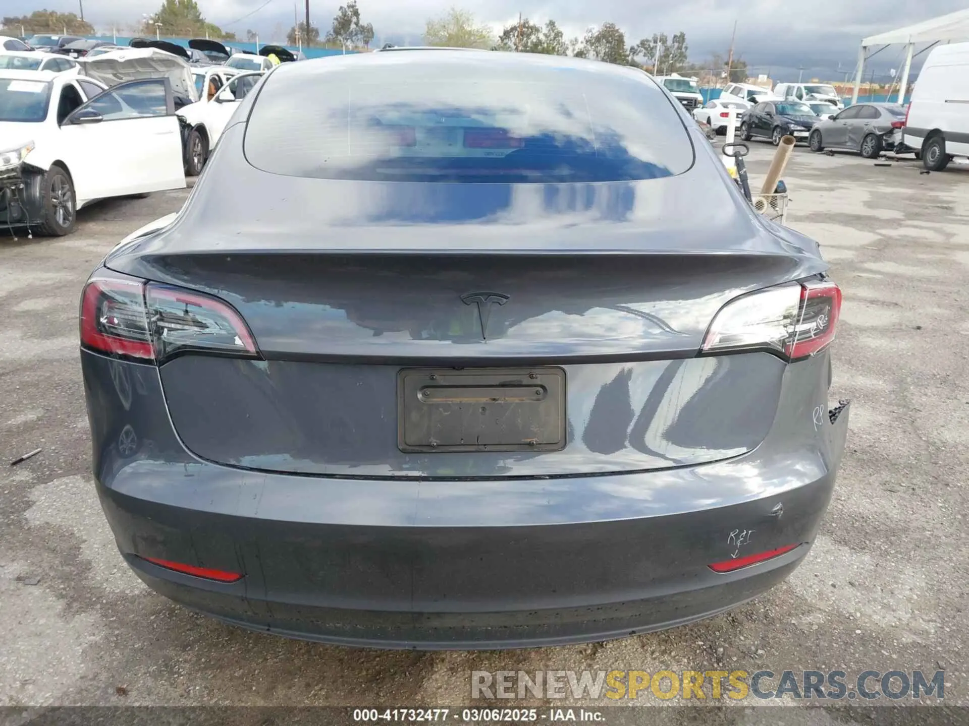 17 fotografías del automóvil dañado 5YJ3E1EA4PF569645 TESLA MODEL 3 2023