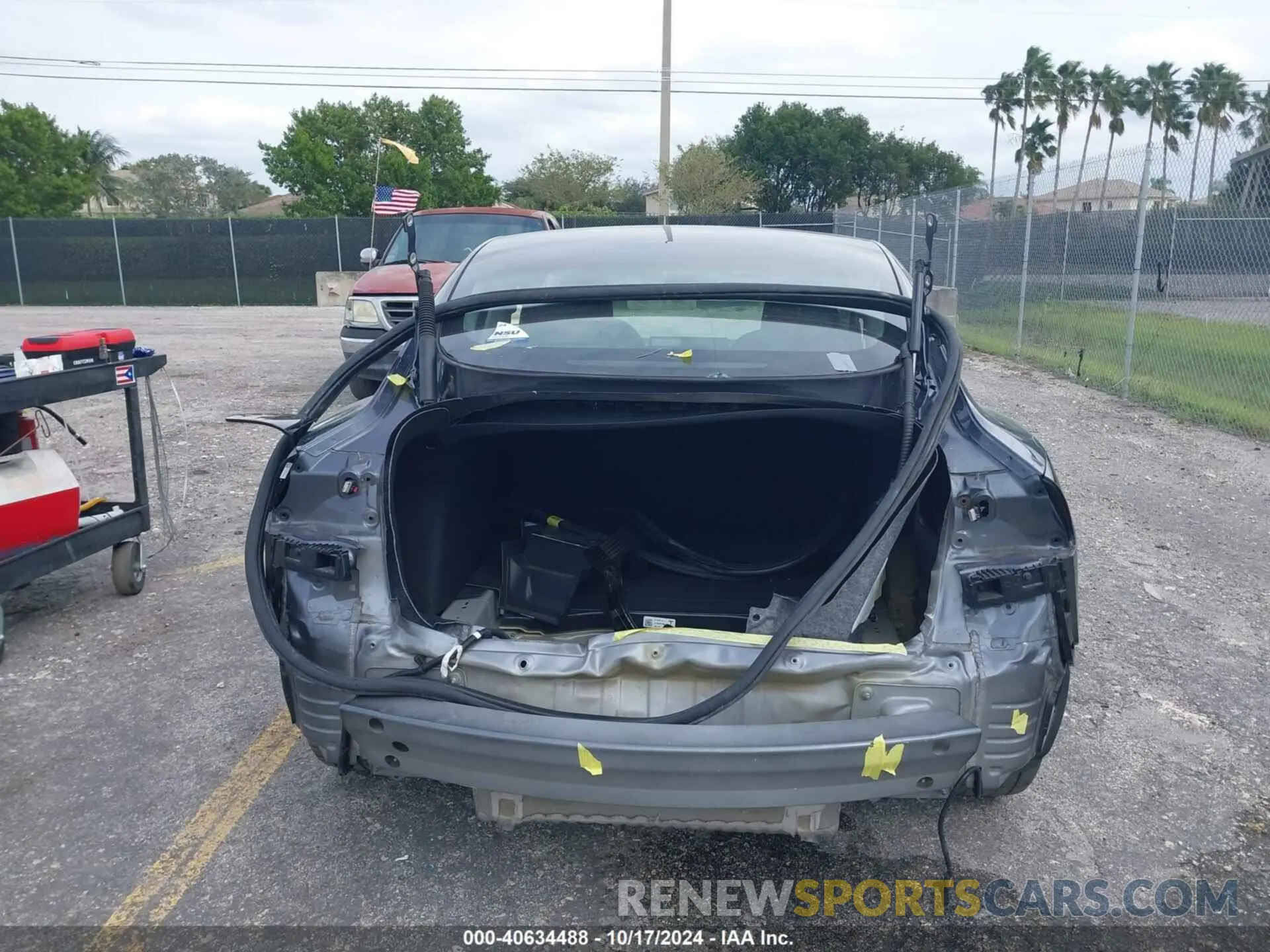17 fotografías del automóvil dañado 5YJ3E1EA4PF570469 TESLA MODEL 3 2023