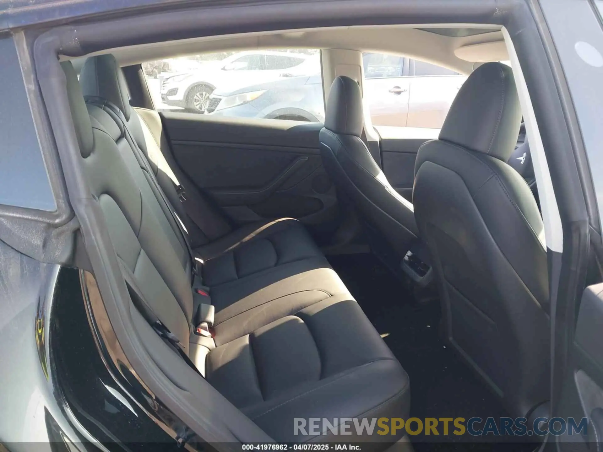 8 fotografías del automóvil dañado 5YJ3E1EA4PF571895 TESLA MODEL 3 2023