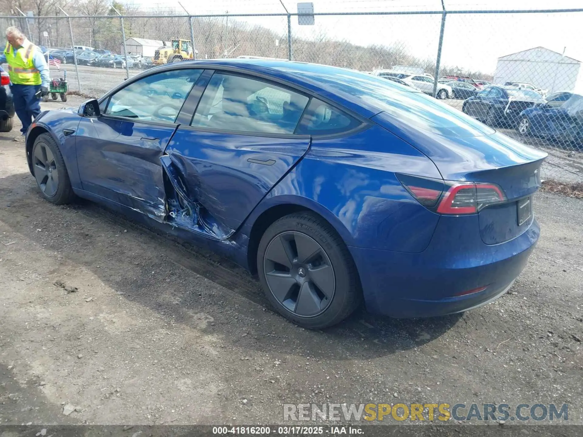 3 fotografías del automóvil dañado 5YJ3E1EA4PF581441 TESLA MODEL 3 2023