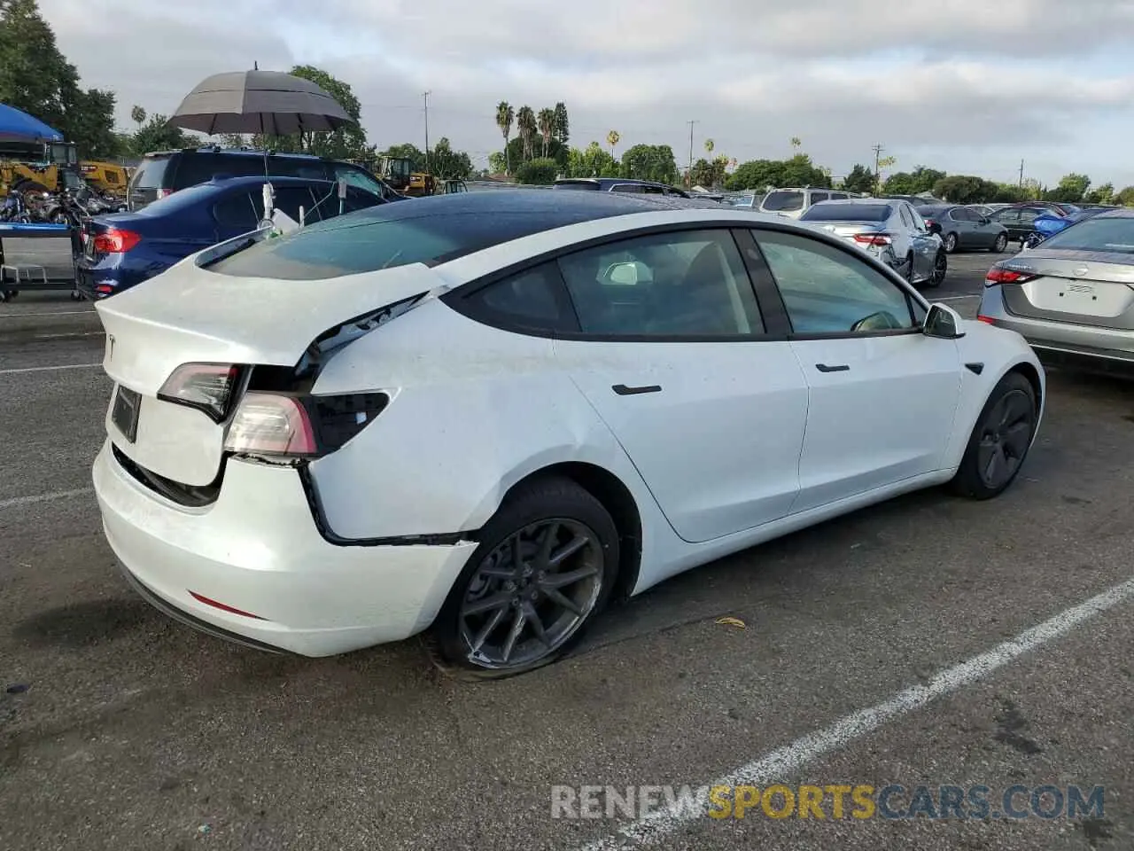 3 fotografías del automóvil dañado 5YJ3E1EA4PF581973 TESLA MODEL 3 2023