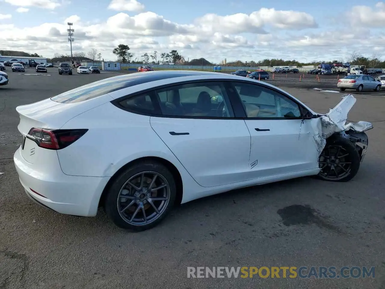 3 fotografías del automóvil dañado 5YJ3E1EA4PF587904 TESLA MODEL 3 2023