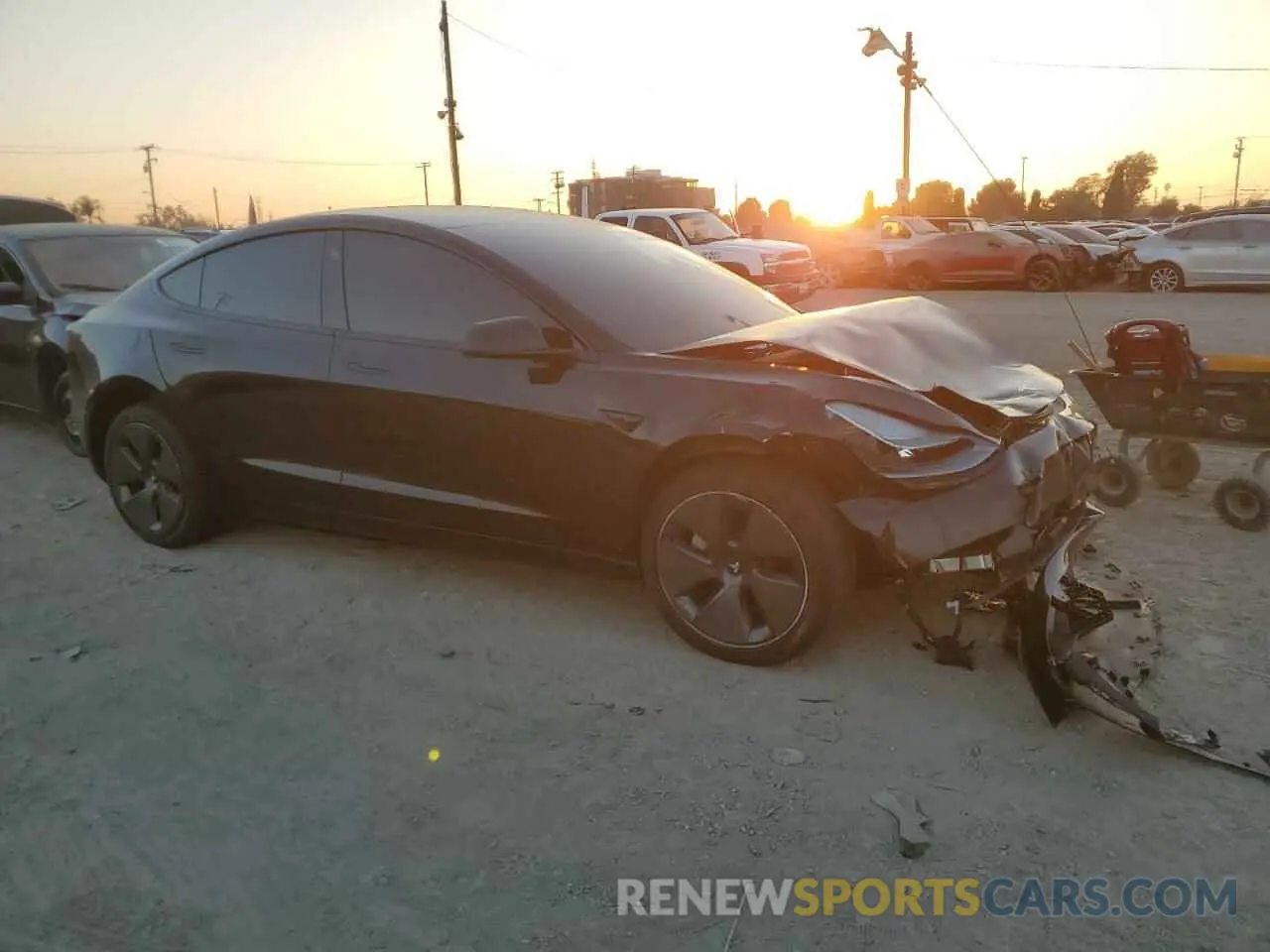 4 fotografías del automóvil dañado 5YJ3E1EA4PF604121 TESLA MODEL 3 2023