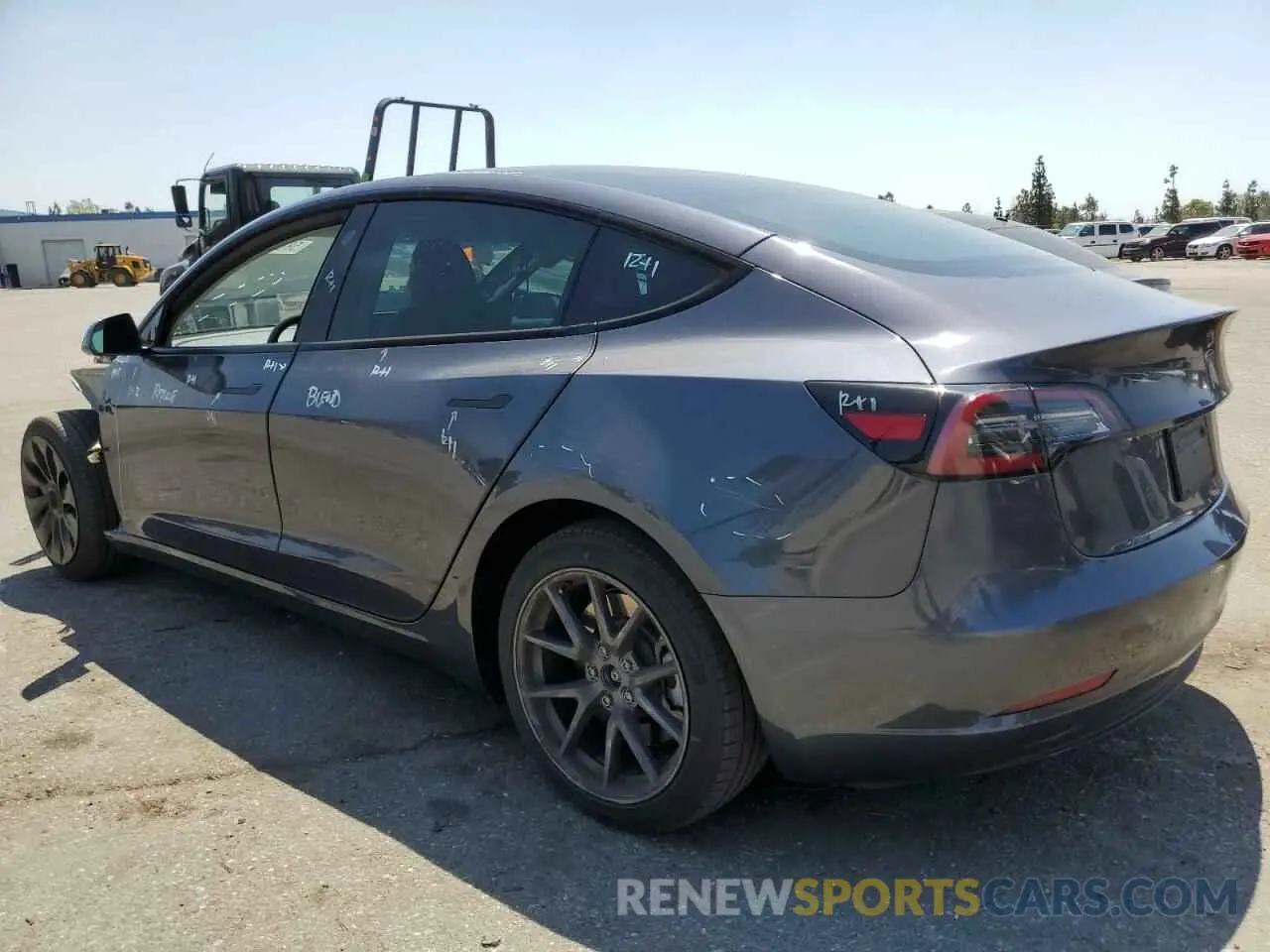 2 fotografías del automóvil dañado 5YJ3E1EA4PF615975 TESLA MODEL 3 2023