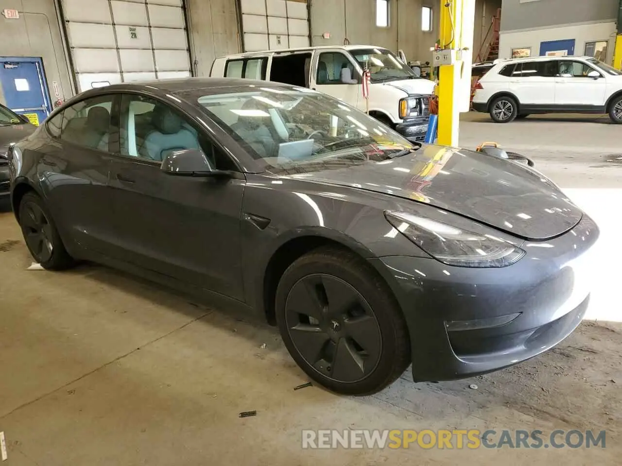 4 fotografías del automóvil dañado 5YJ3E1EA4PF625437 TESLA MODEL 3 2023
