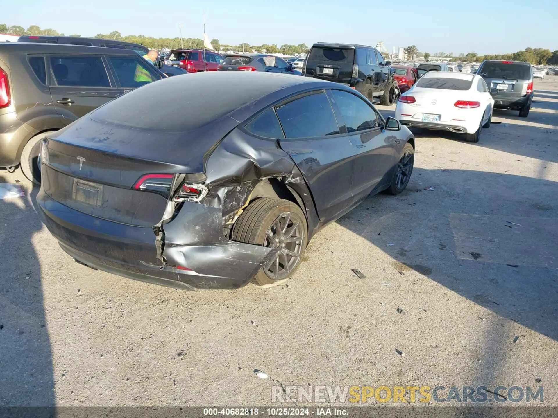 4 fotografías del automóvil dañado 5YJ3E1EA4PF649740 TESLA MODEL 3 2023