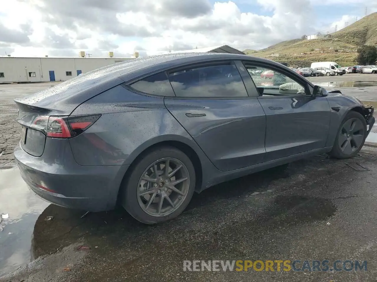 3 fotografías del automóvil dañado 5YJ3E1EA4PF687162 TESLA MODEL 3 2023