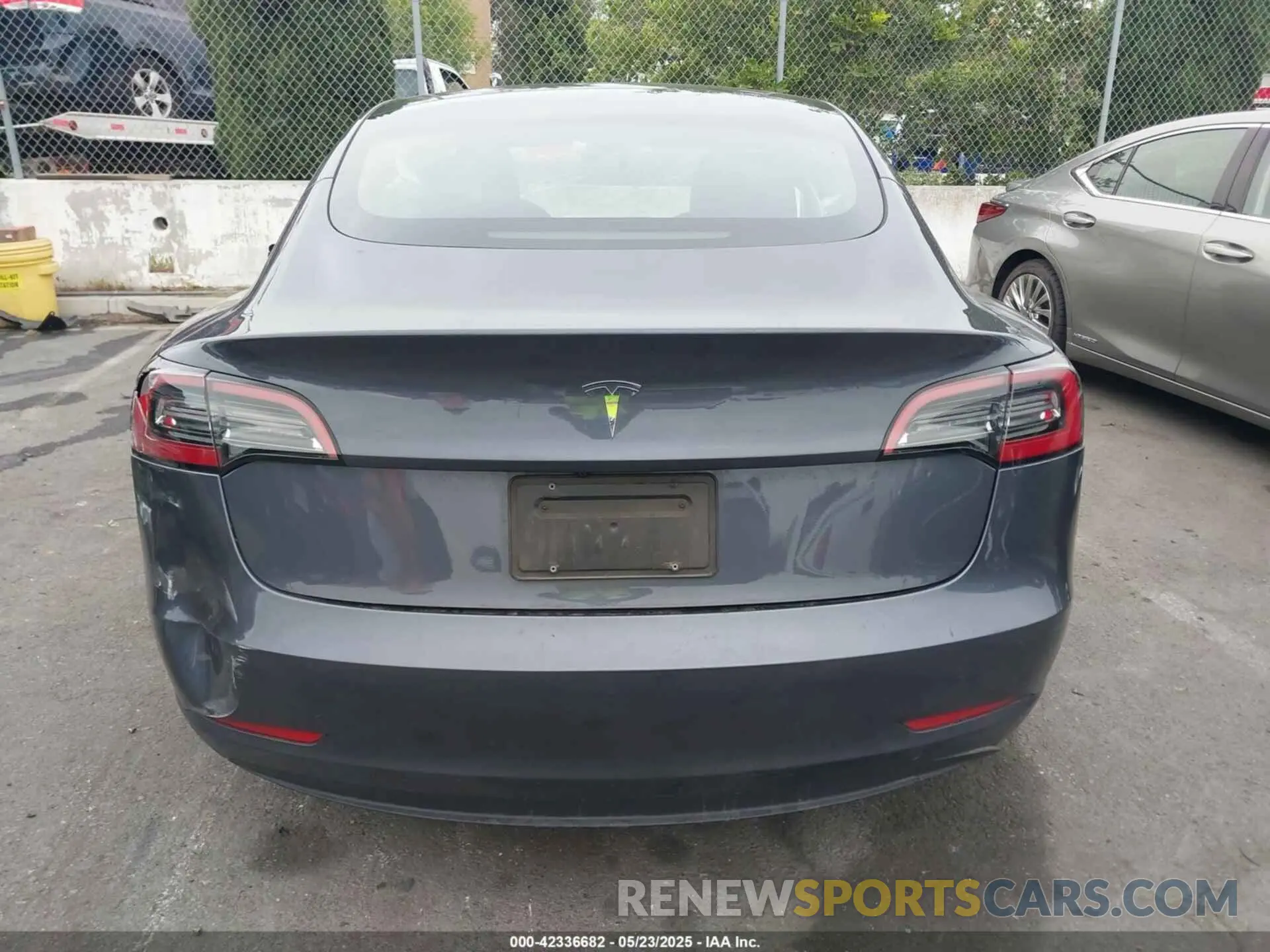 16 fotografías del automóvil dañado 5YJ3E1EA4PF705949 TESLA MODEL 3 2023