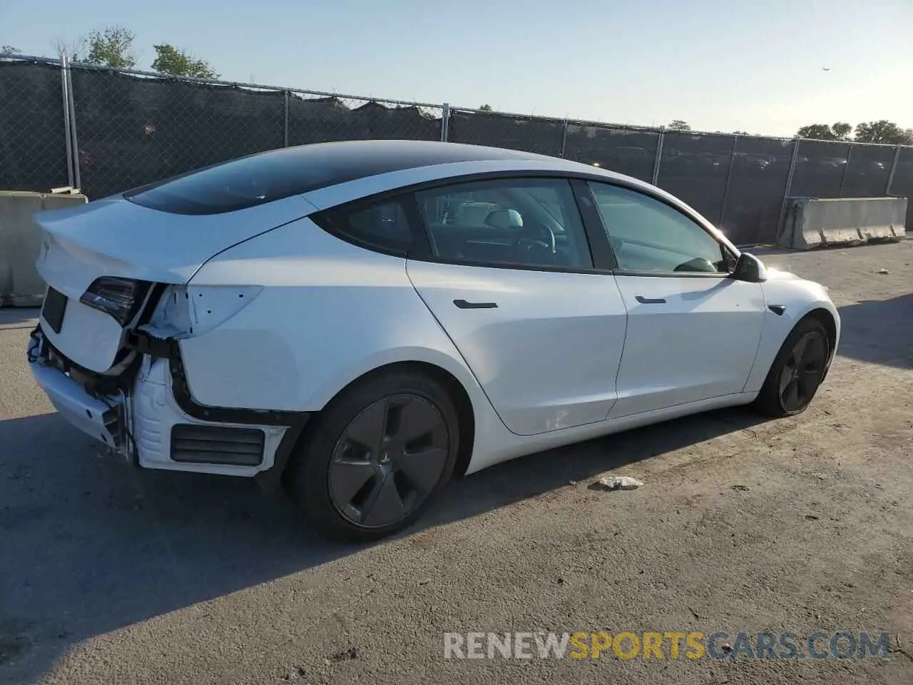 3 fotografías del automóvil dañado 5YJ3E1EA5PF396881 TESLA MODEL 3 2023
