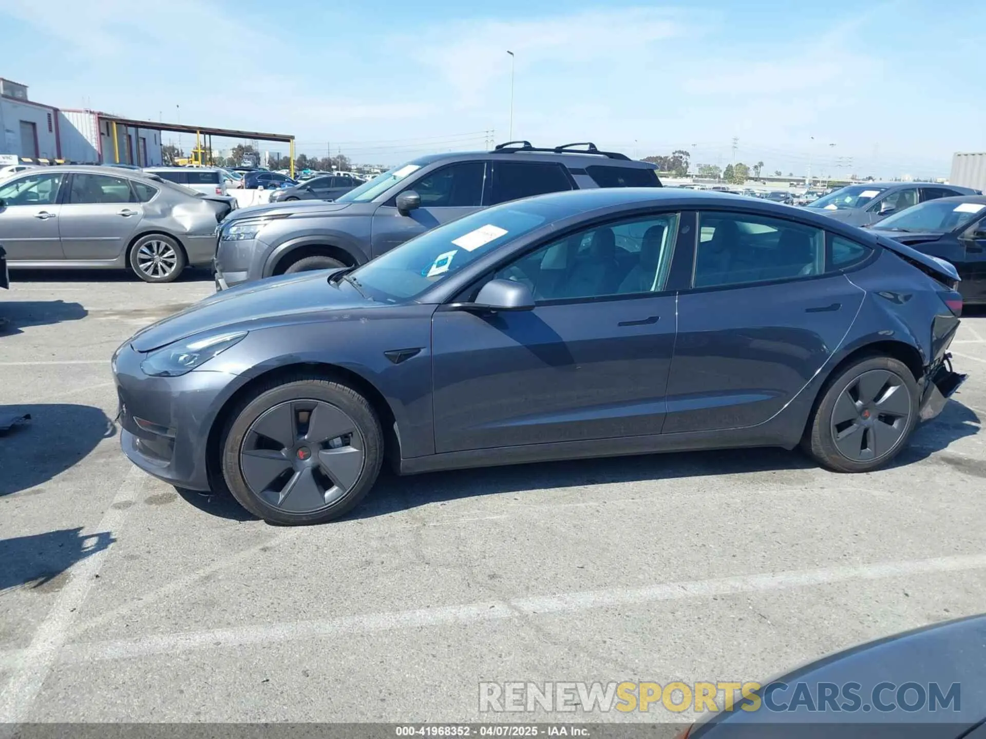 15 fotografías del automóvil dañado 5YJ3E1EA5PF401299 TESLA MODEL 3 2023