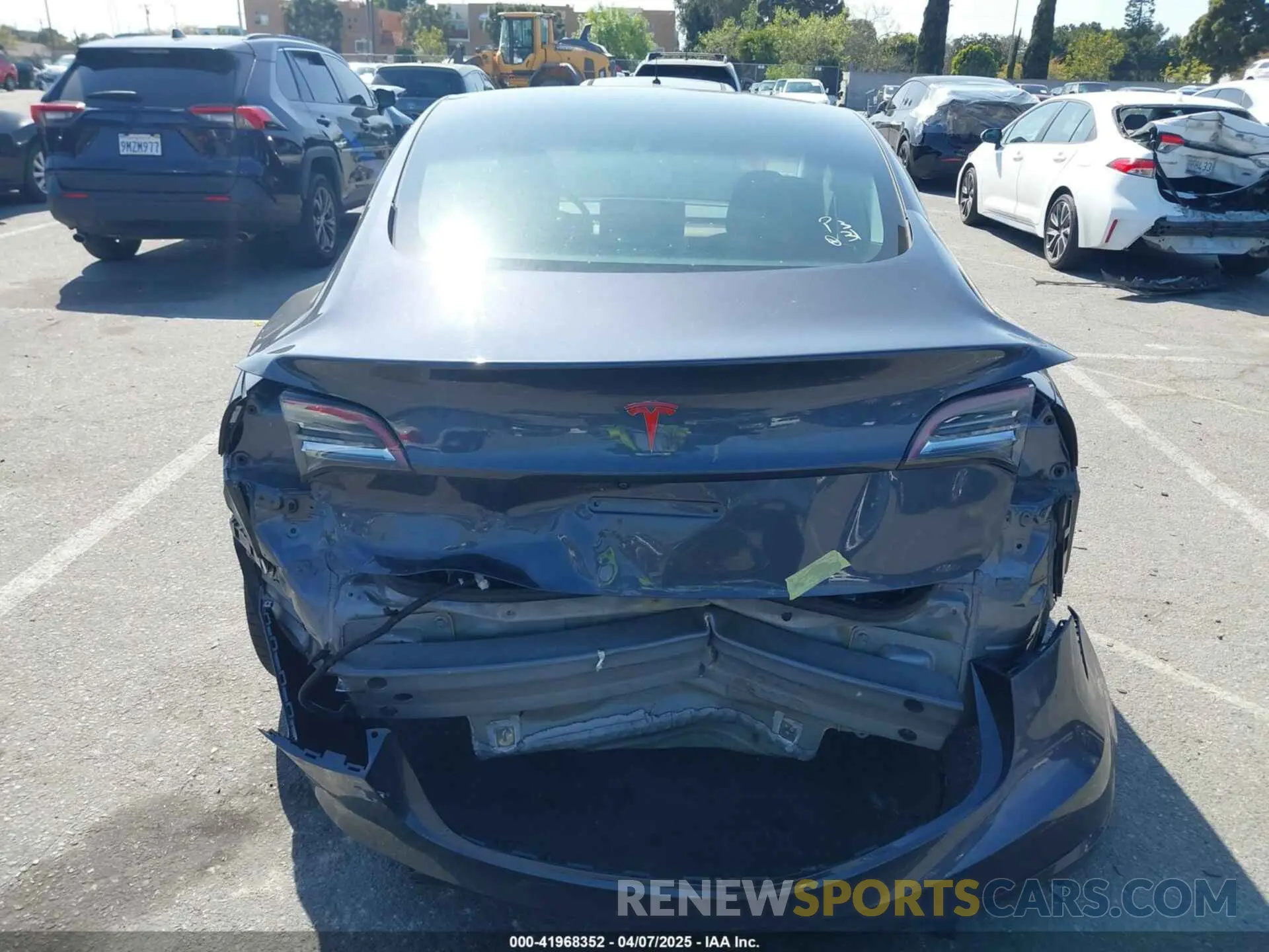 17 fotografías del automóvil dañado 5YJ3E1EA5PF401299 TESLA MODEL 3 2023