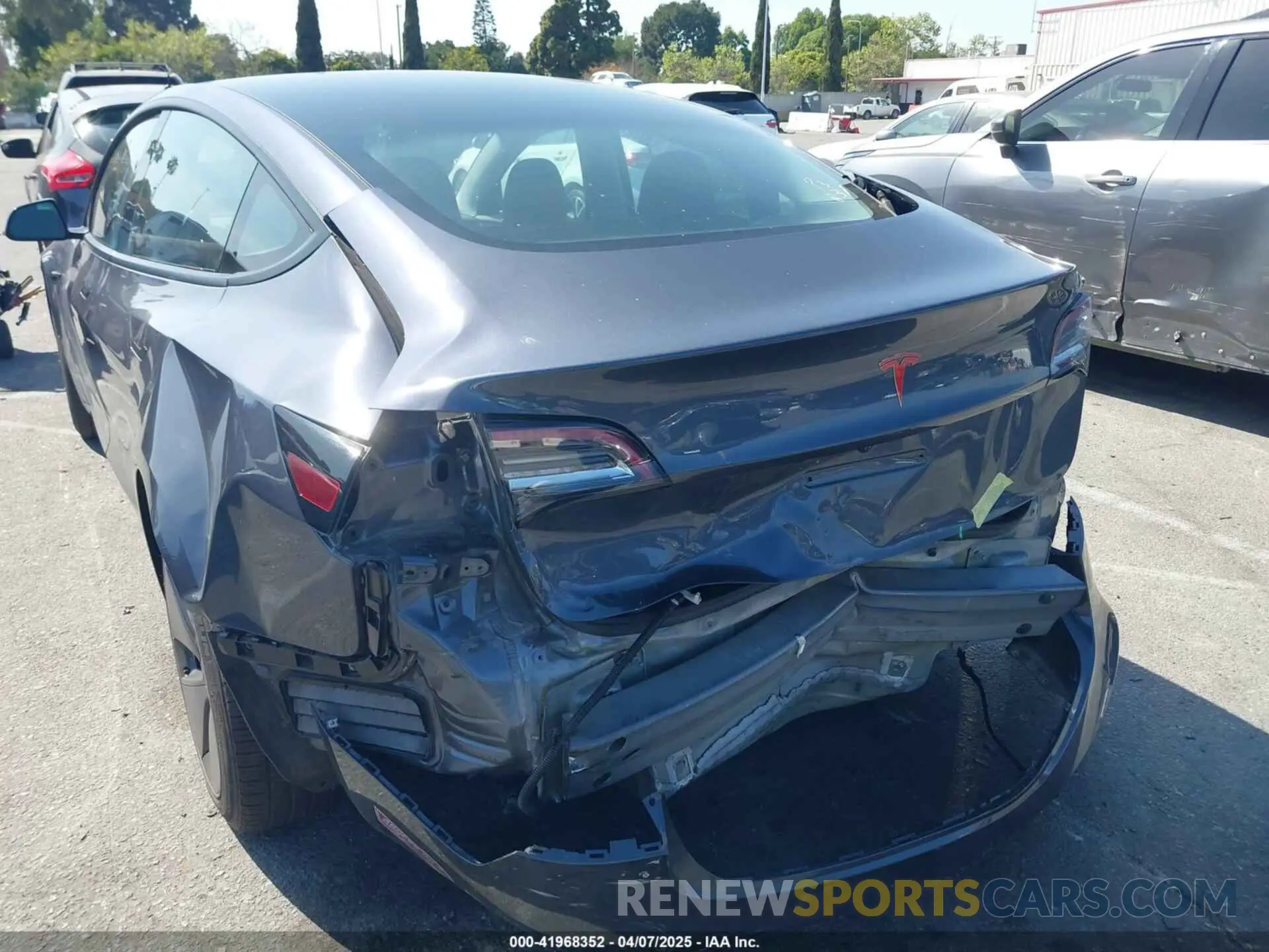 3 fotografías del automóvil dañado 5YJ3E1EA5PF401299 TESLA MODEL 3 2023