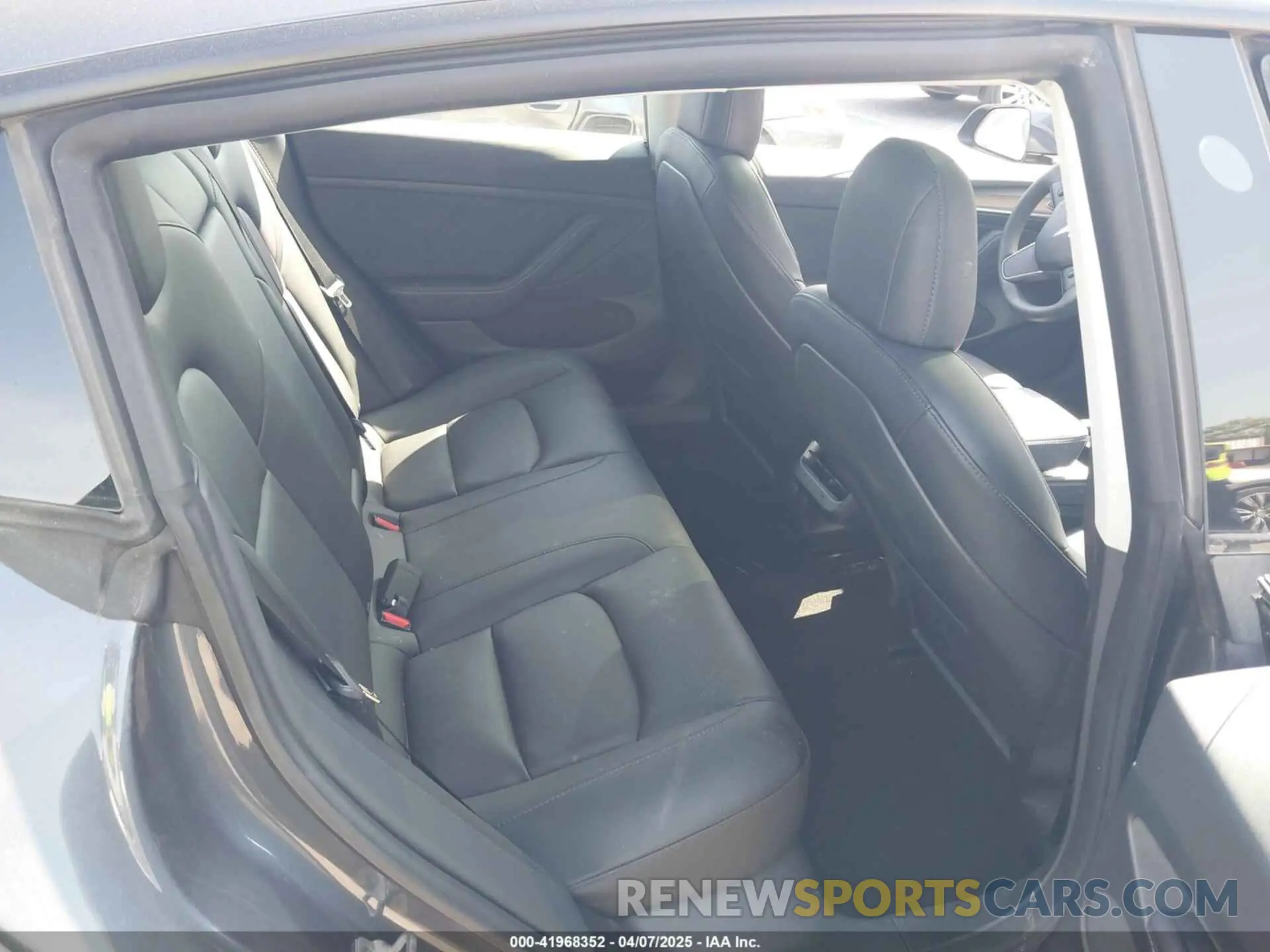 8 fotografías del automóvil dañado 5YJ3E1EA5PF401299 TESLA MODEL 3 2023