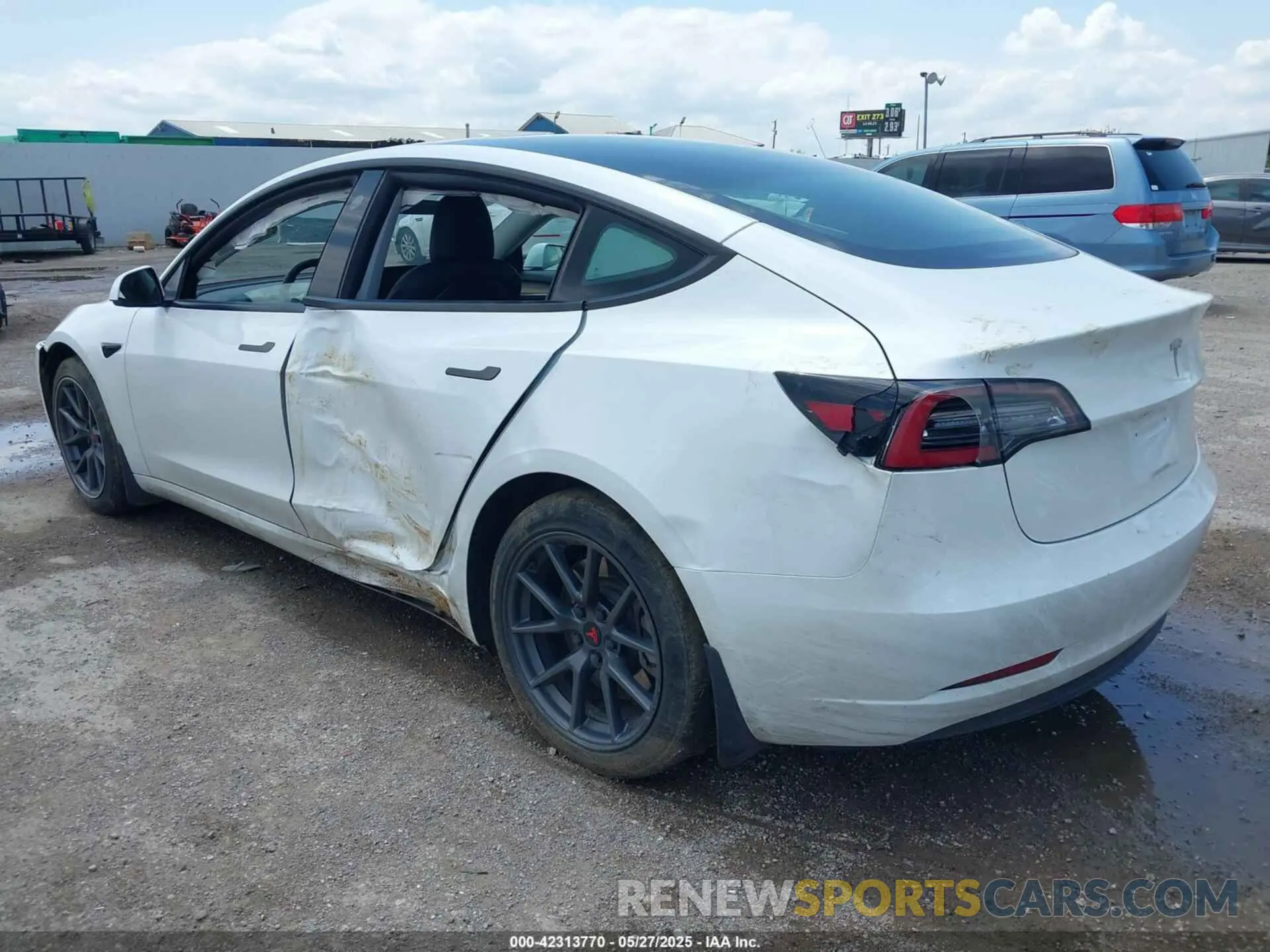 3 fotografías del automóvil dañado 5YJ3E1EA5PF407054 TESLA MODEL 3 2023