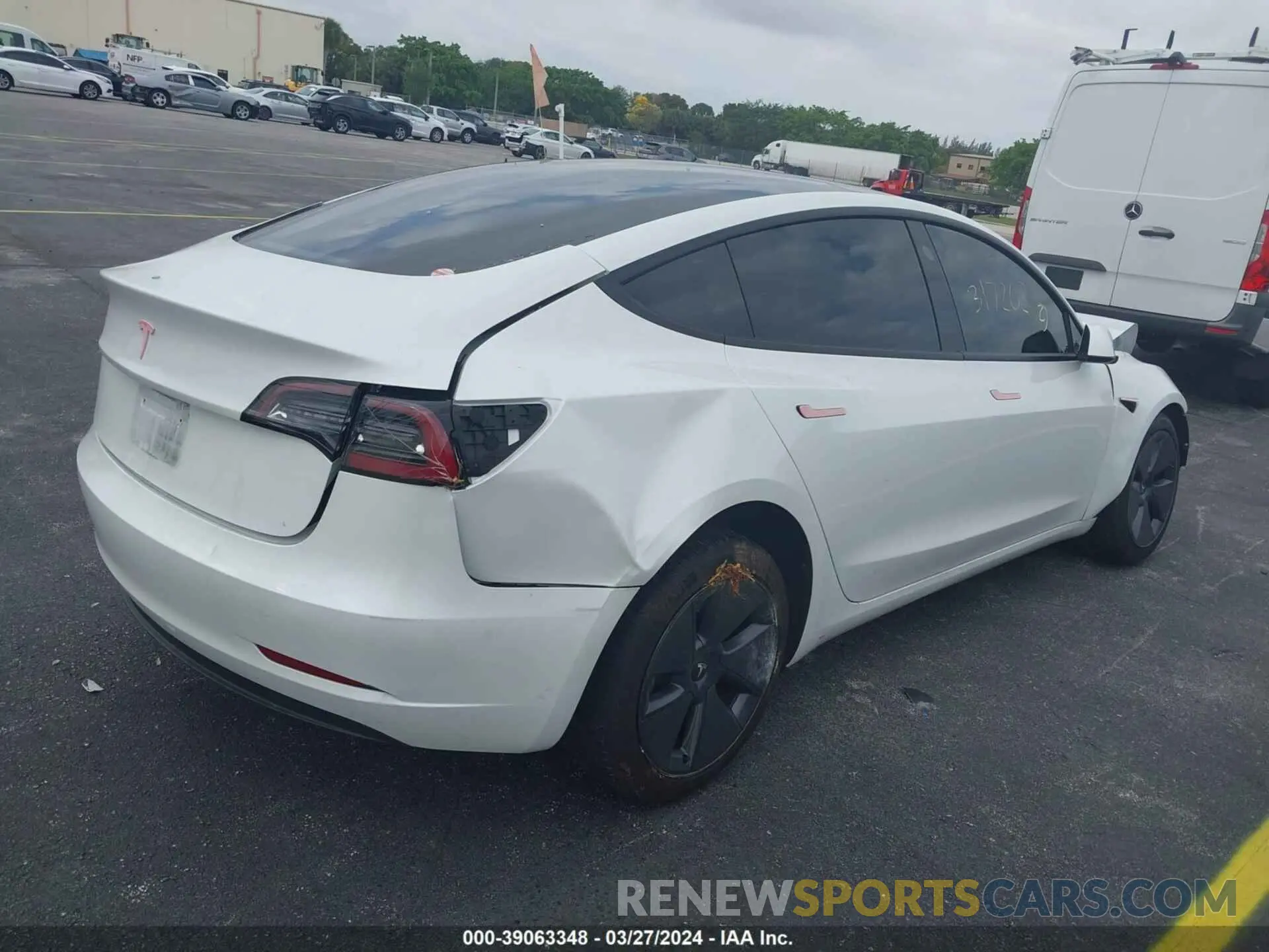 4 fotografías del automóvil dañado 5YJ3E1EA5PF411136 TESLA MODEL 3 2023