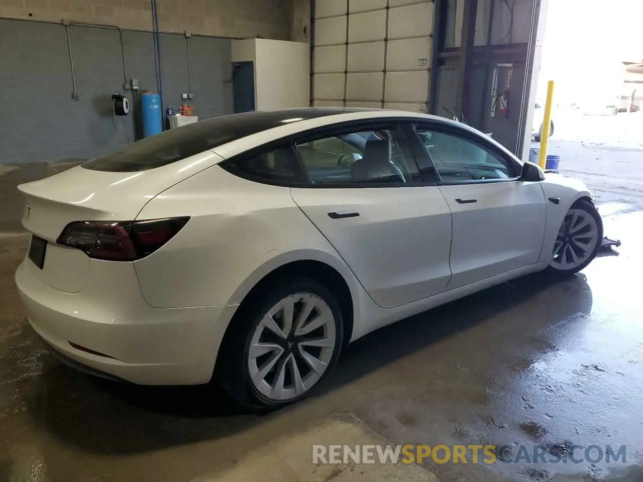 3 fotografías del automóvil dañado 5YJ3E1EA5PF448705 TESLA MODEL 3 2023