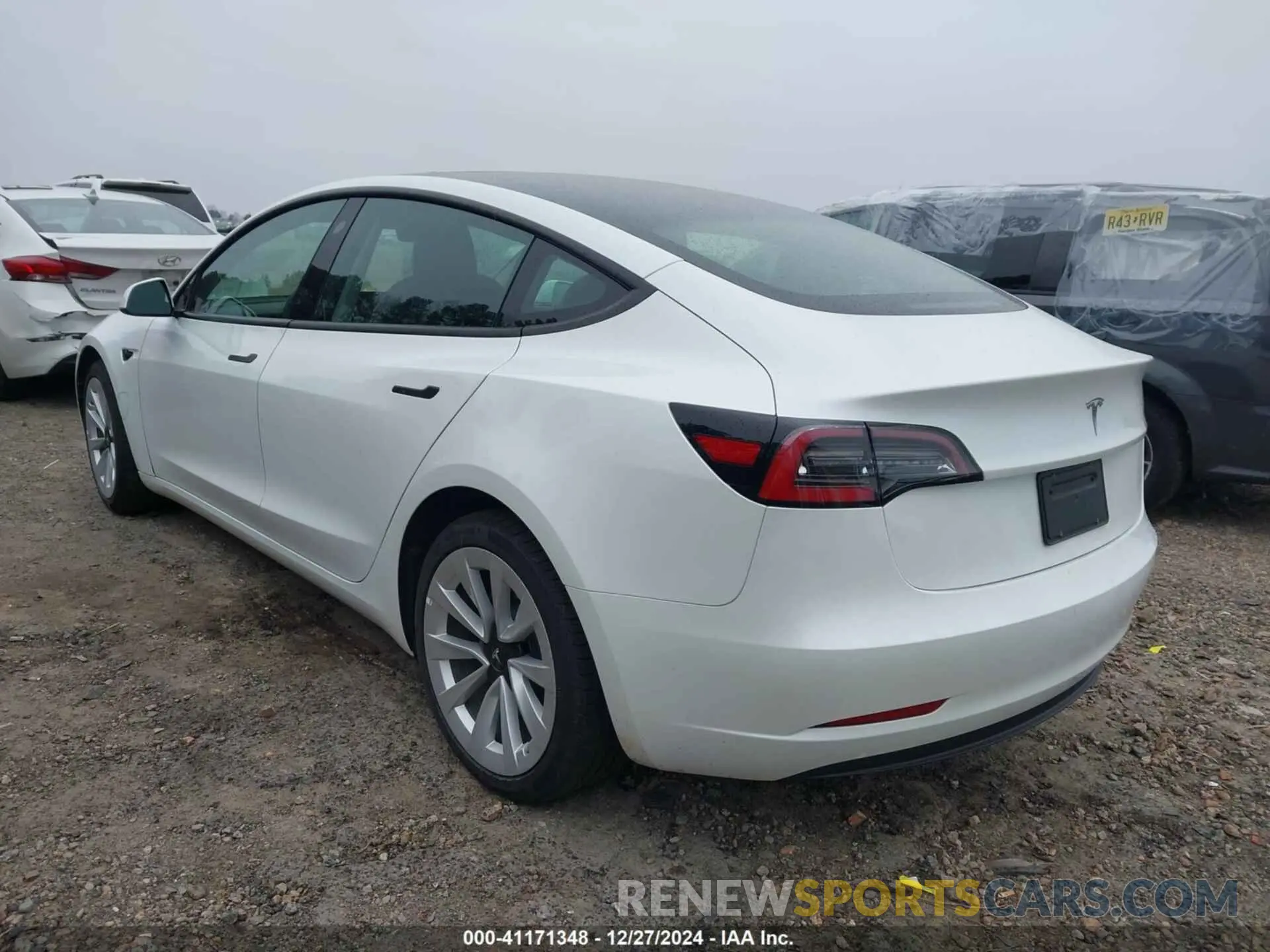 3 fotografías del automóvil dañado 5YJ3E1EA5PF451779 TESLA MODEL 3 2023