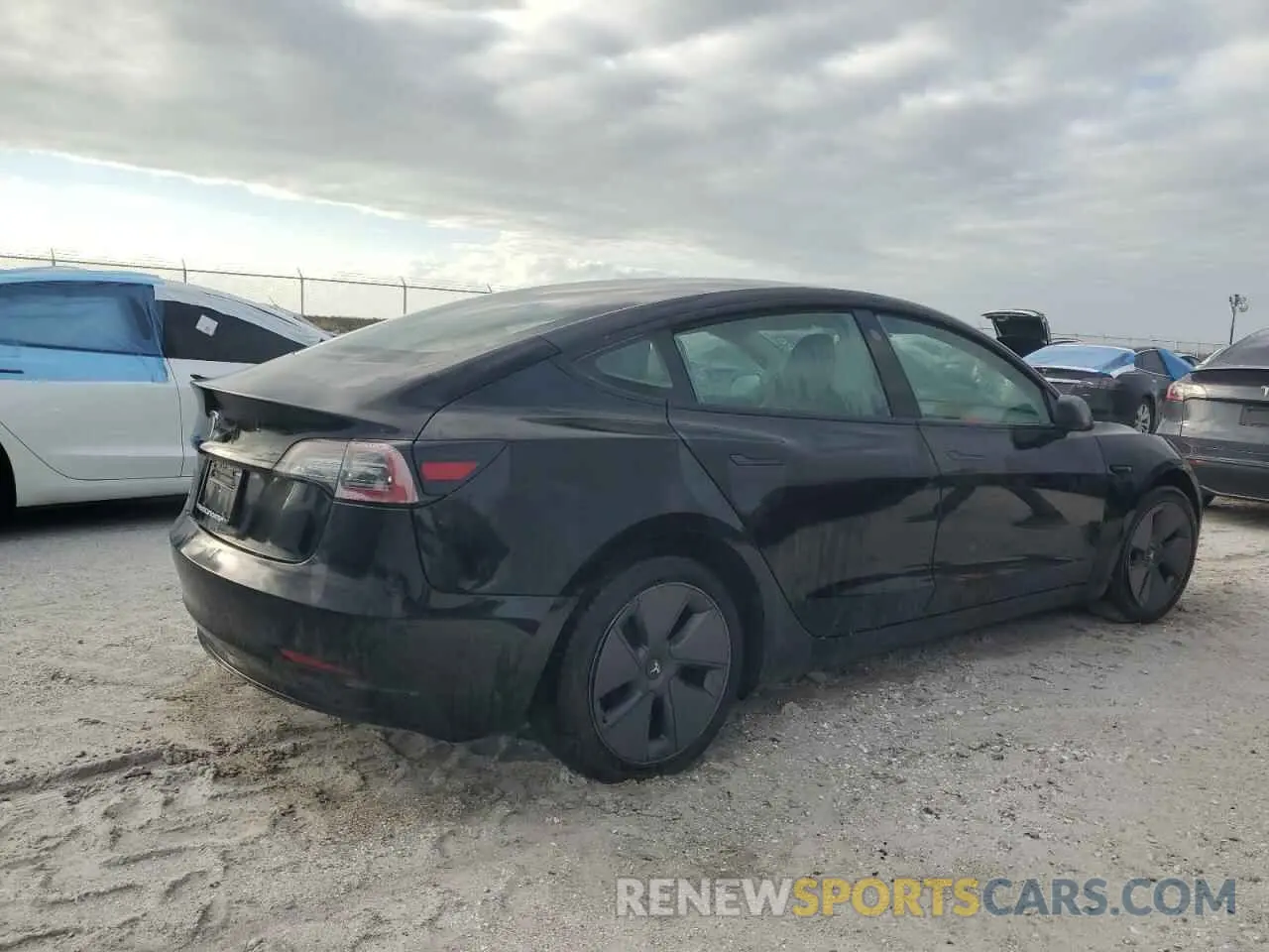 3 fotografías del automóvil dañado 5YJ3E1EA5PF452401 TESLA MODEL 3 2023