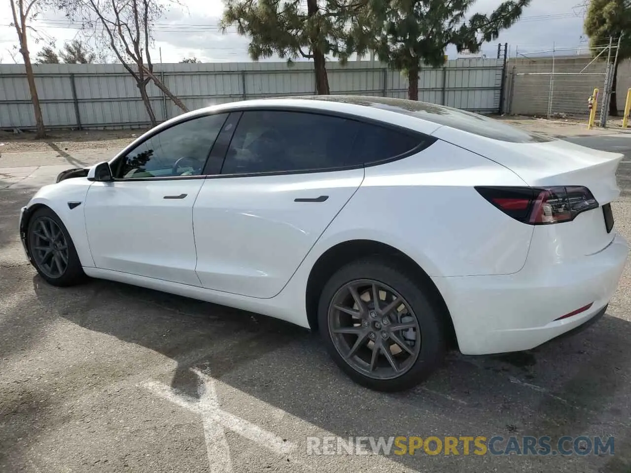 2 fotografías del automóvil dañado 5YJ3E1EA5PF486726 TESLA MODEL 3 2023