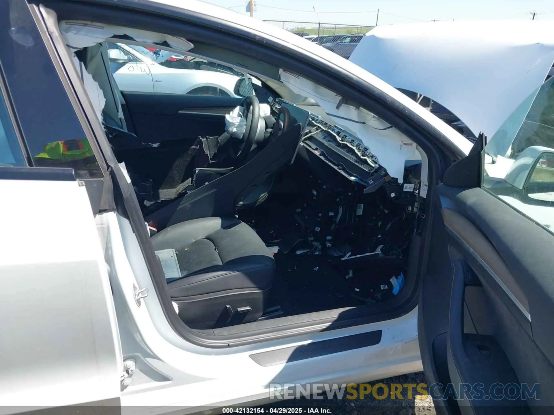 5 fotografías del automóvil dañado 5YJ3E1EA5PF553275 TESLA MODEL 3 2023