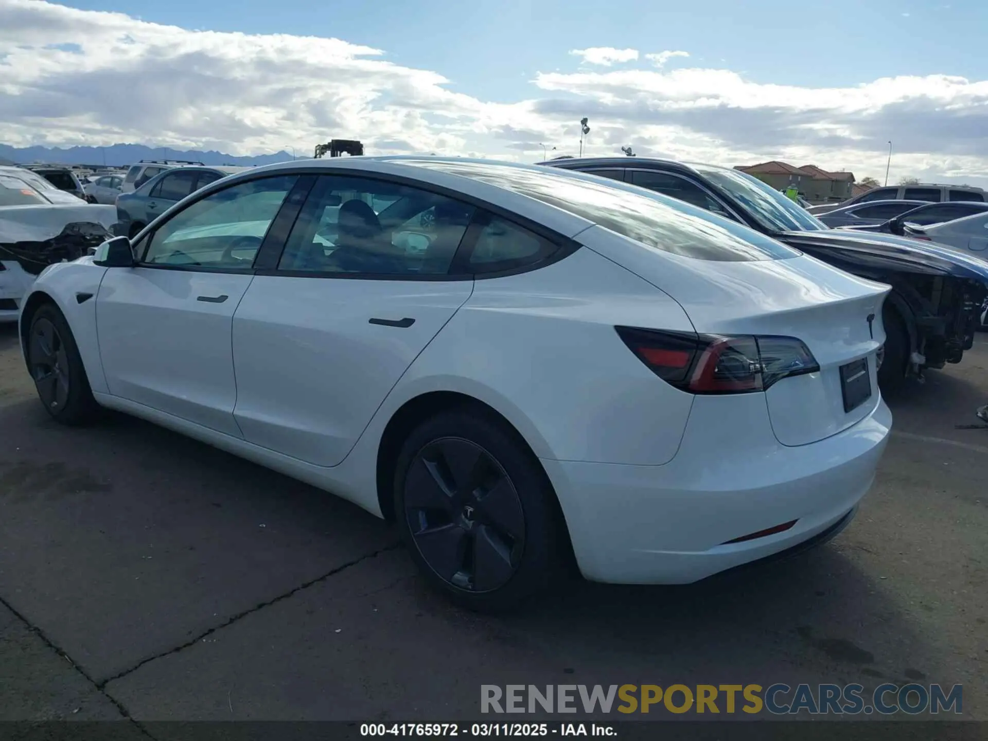 3 fotografías del automóvil dañado 5YJ3E1EA5PF554510 TESLA MODEL 3 2023