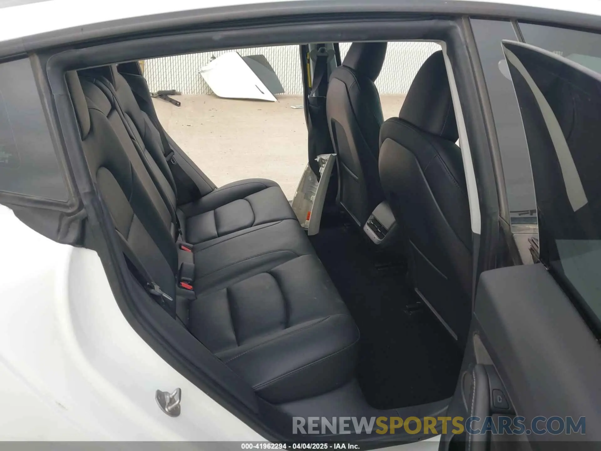 8 fotografías del automóvil dañado 5YJ3E1EA5PF556645 TESLA MODEL 3 2023