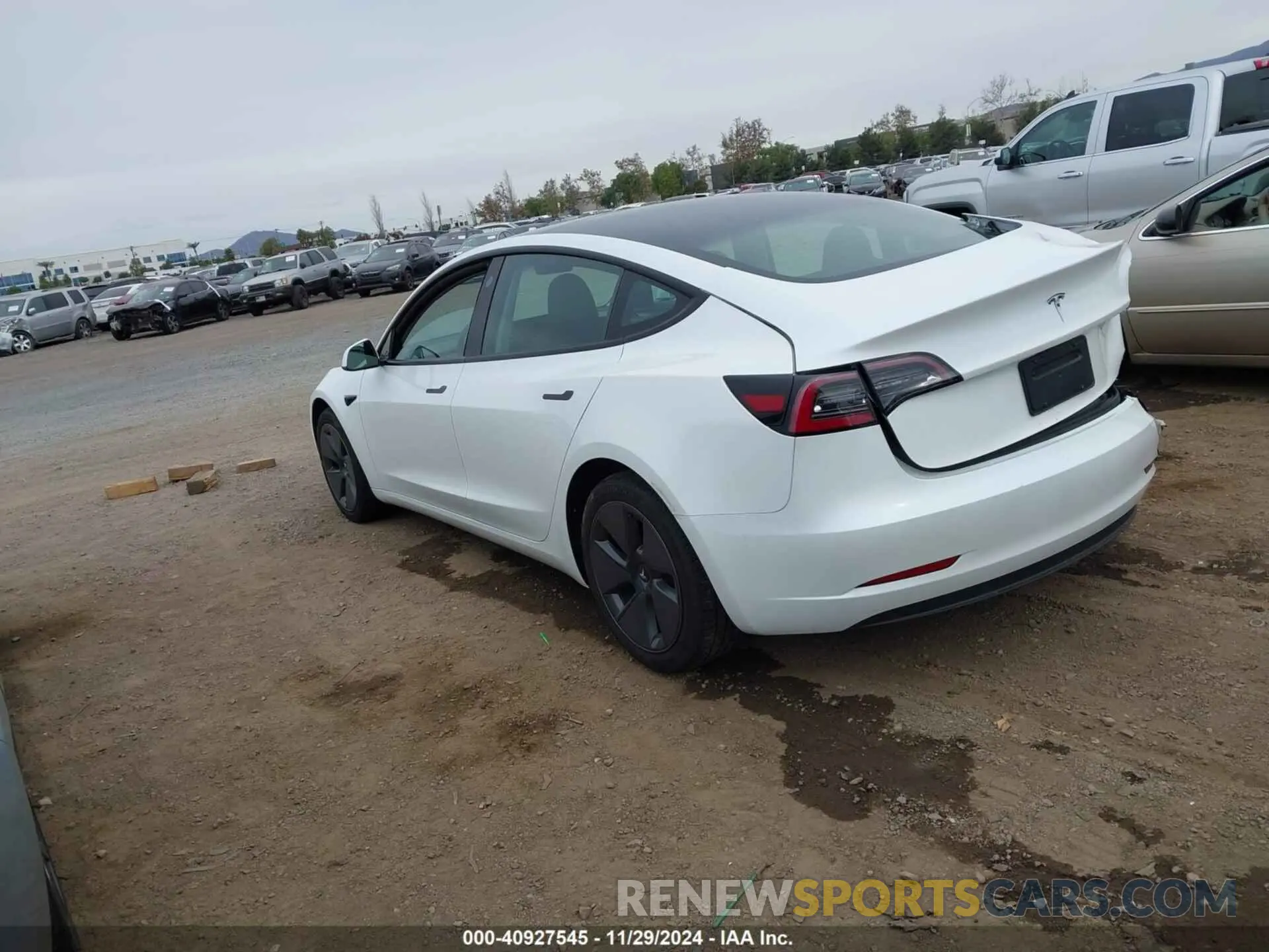 3 fotografías del automóvil dañado 5YJ3E1EA5PF574689 TESLA MODEL 3 2023