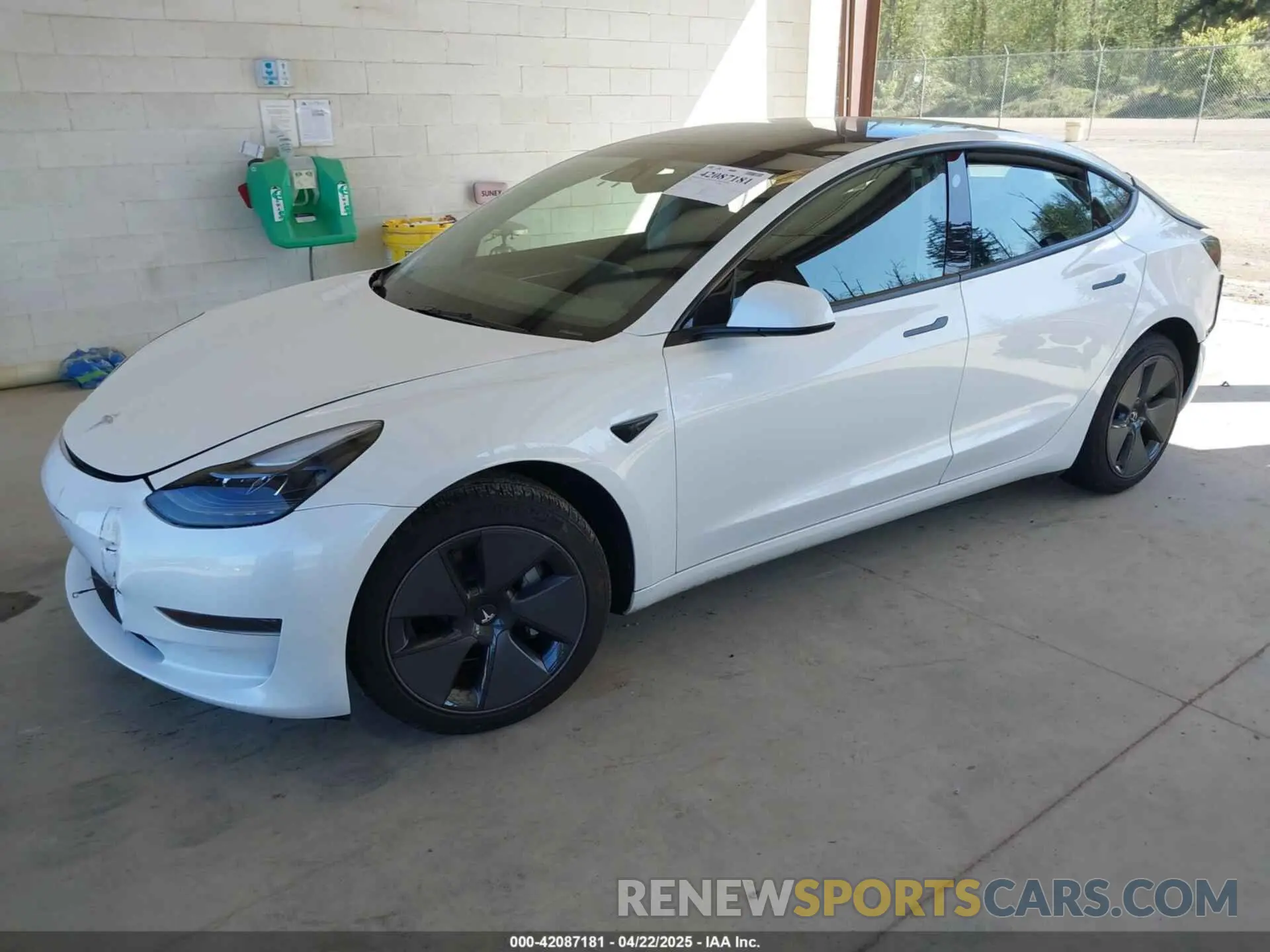 2 fotografías del automóvil dañado 5YJ3E1EA5PF610431 TESLA MODEL 3 2023