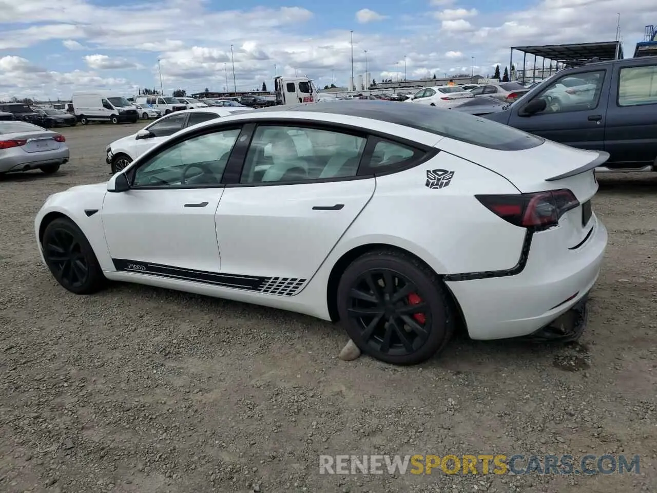 2 fotografías del automóvil dañado 5YJ3E1EA5PF623597 TESLA MODEL 3 2023