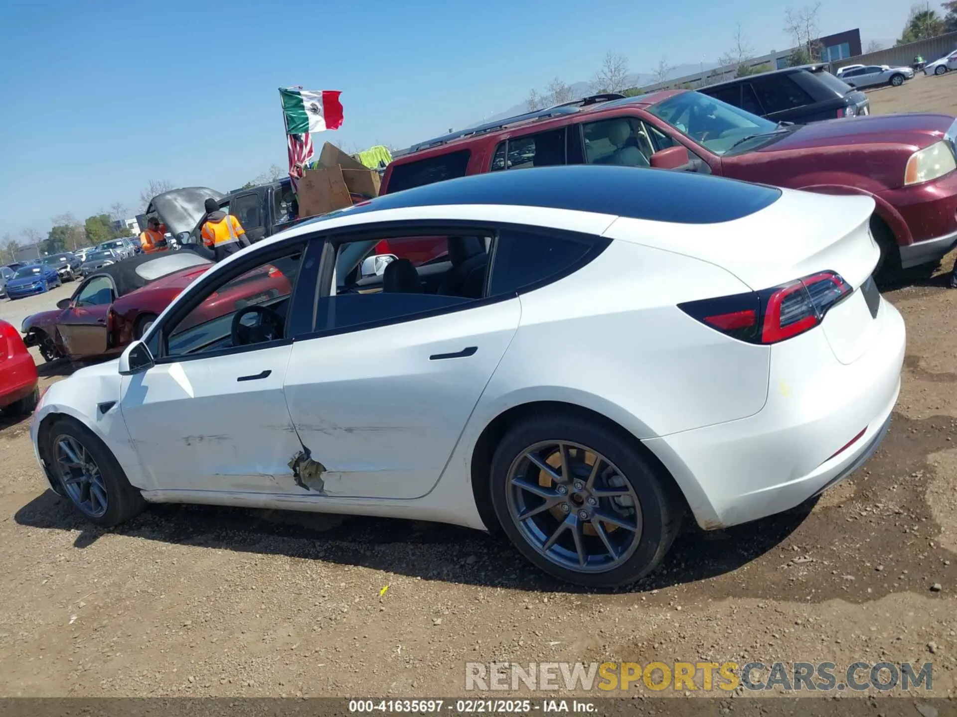 14 fotografías del automóvil dañado 5YJ3E1EA5PF638309 TESLA MODEL 3 2023