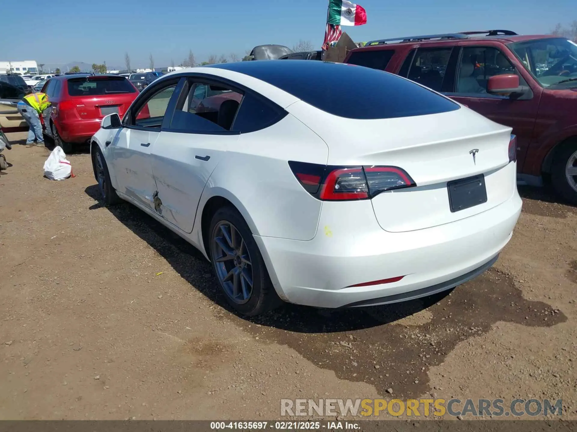 3 fotografías del automóvil dañado 5YJ3E1EA5PF638309 TESLA MODEL 3 2023