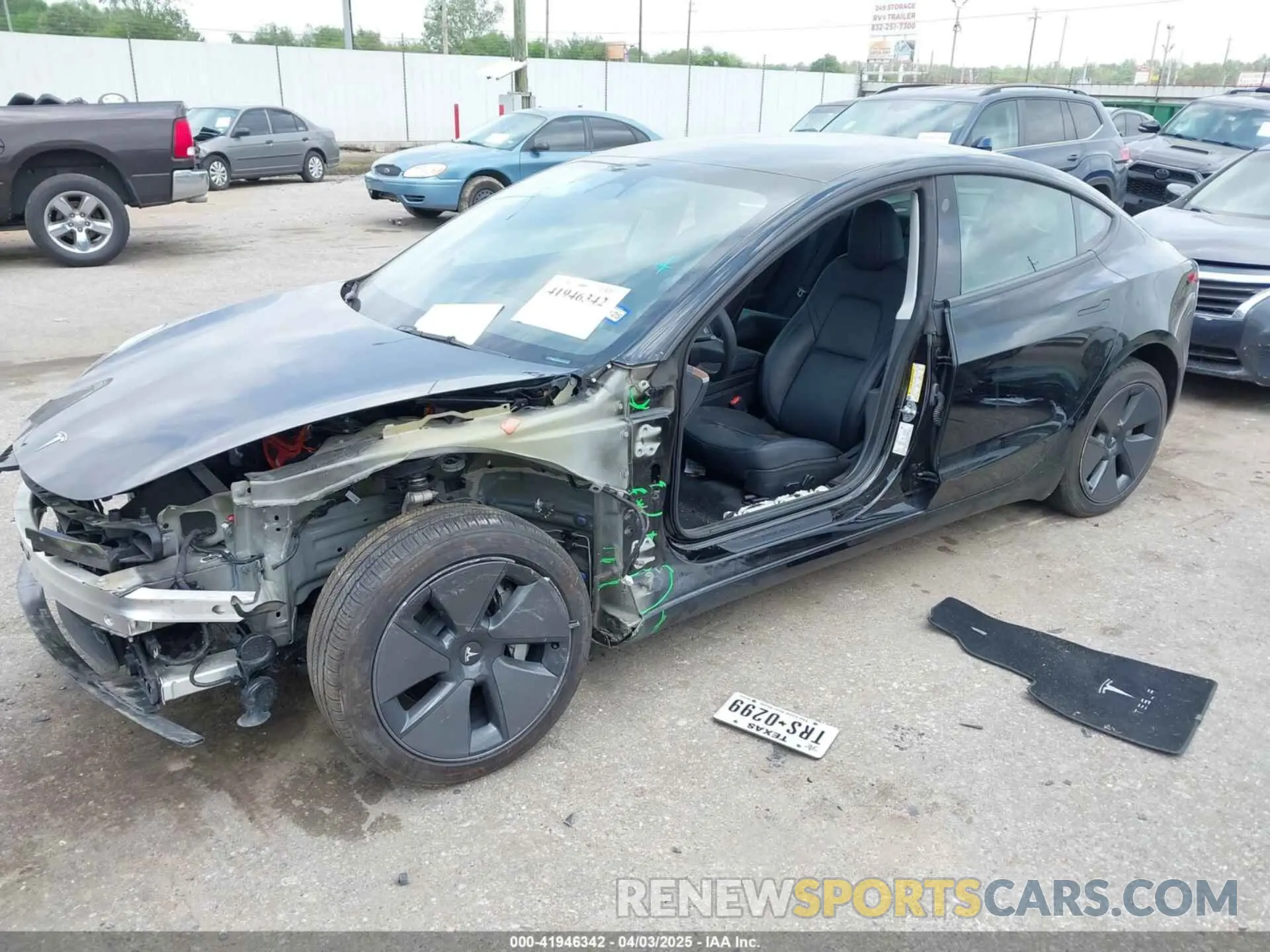 2 fotografías del automóvil dañado 5YJ3E1EA5PF677238 TESLA MODEL 3 2023