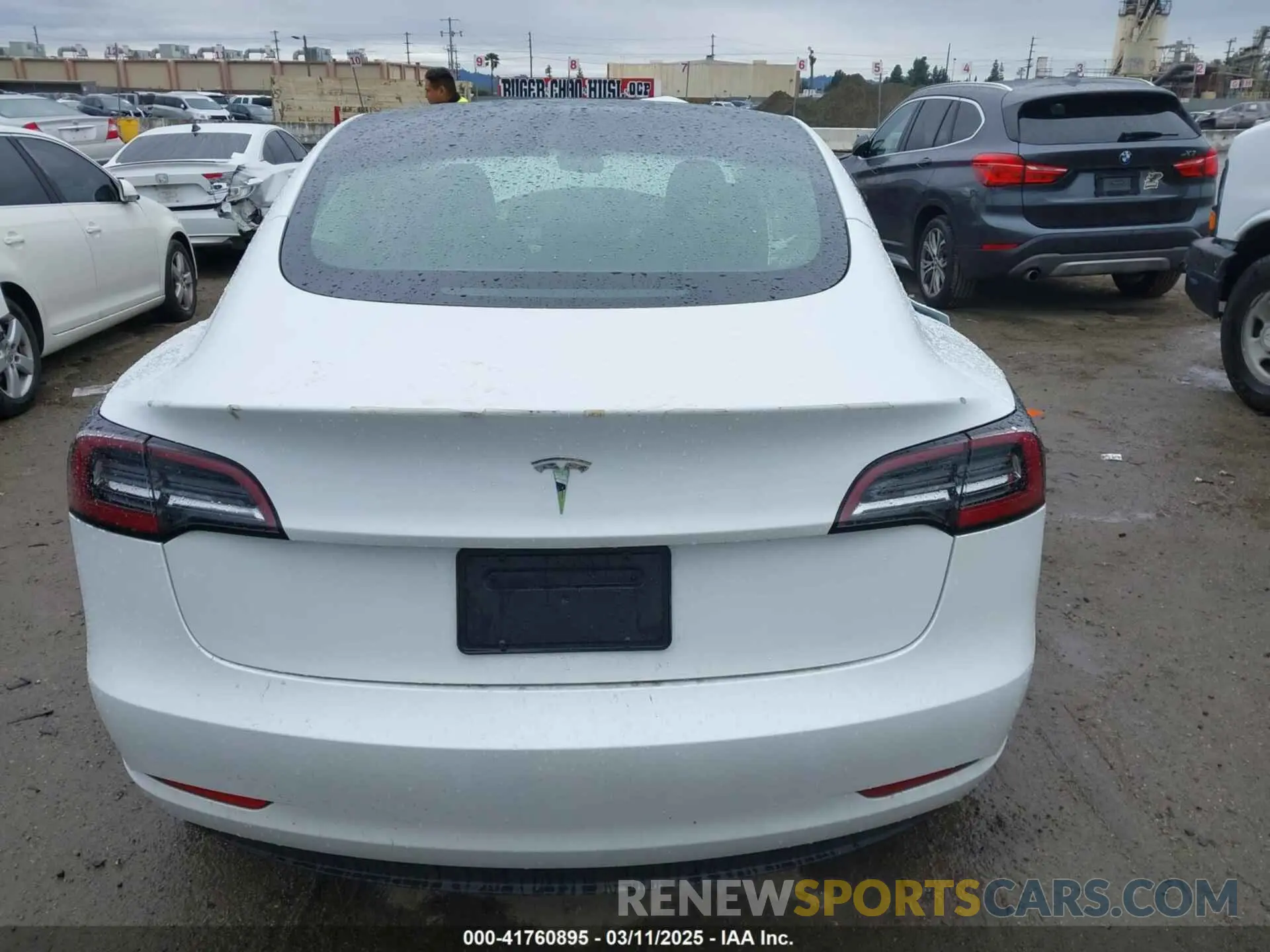17 fotografías del automóvil dañado 5YJ3E1EA6PF432397 TESLA MODEL 3 2023
