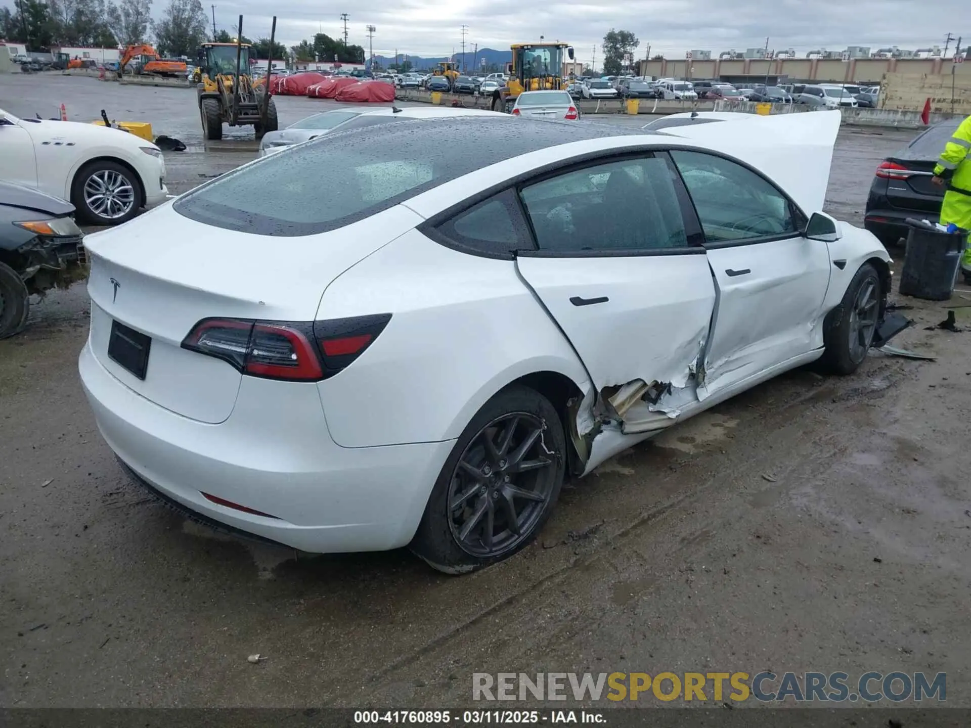 4 fotografías del automóvil dañado 5YJ3E1EA6PF432397 TESLA MODEL 3 2023