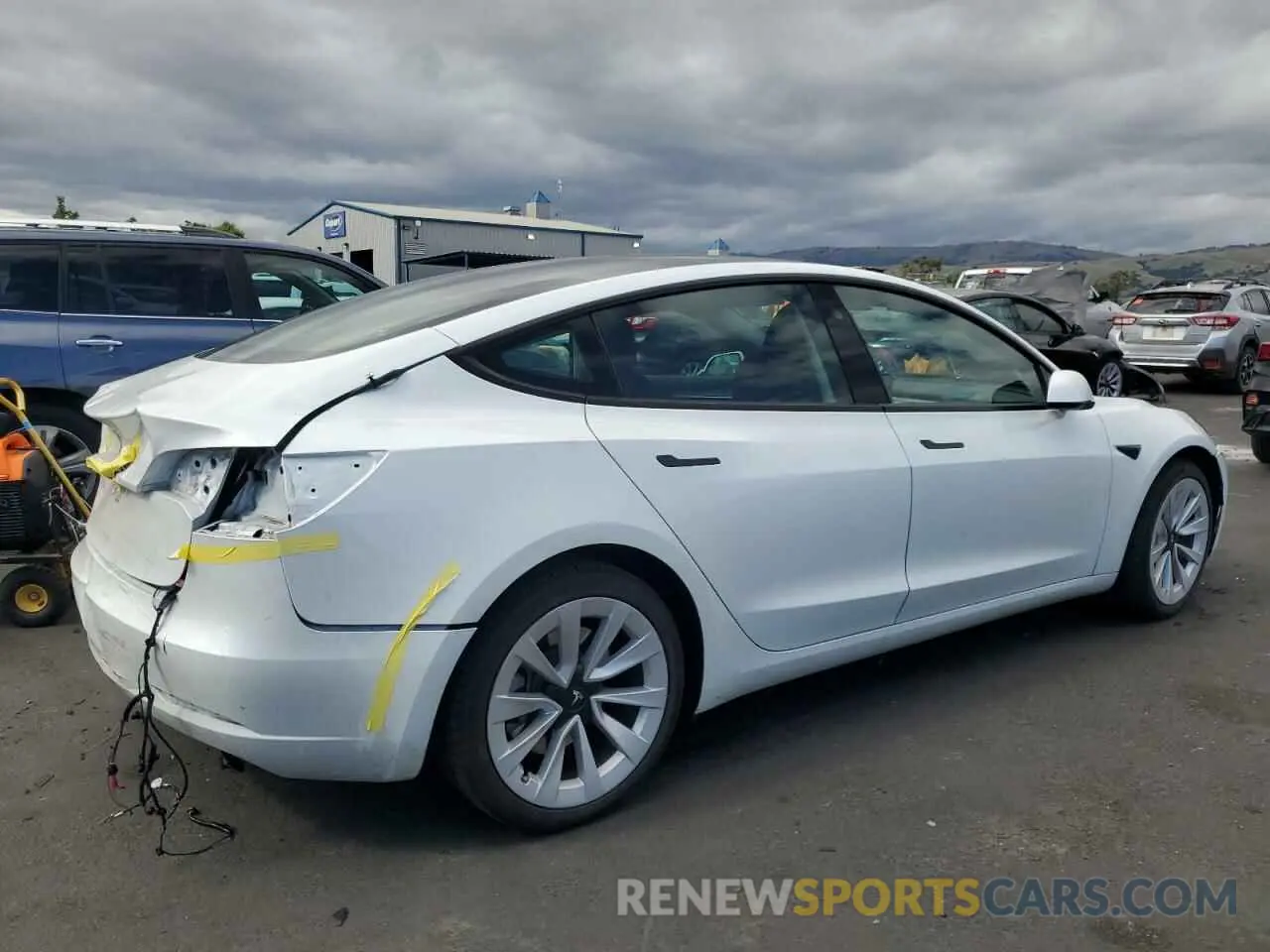 3 fotografías del automóvil dañado 5YJ3E1EA6PF451337 TESLA MODEL 3 2023