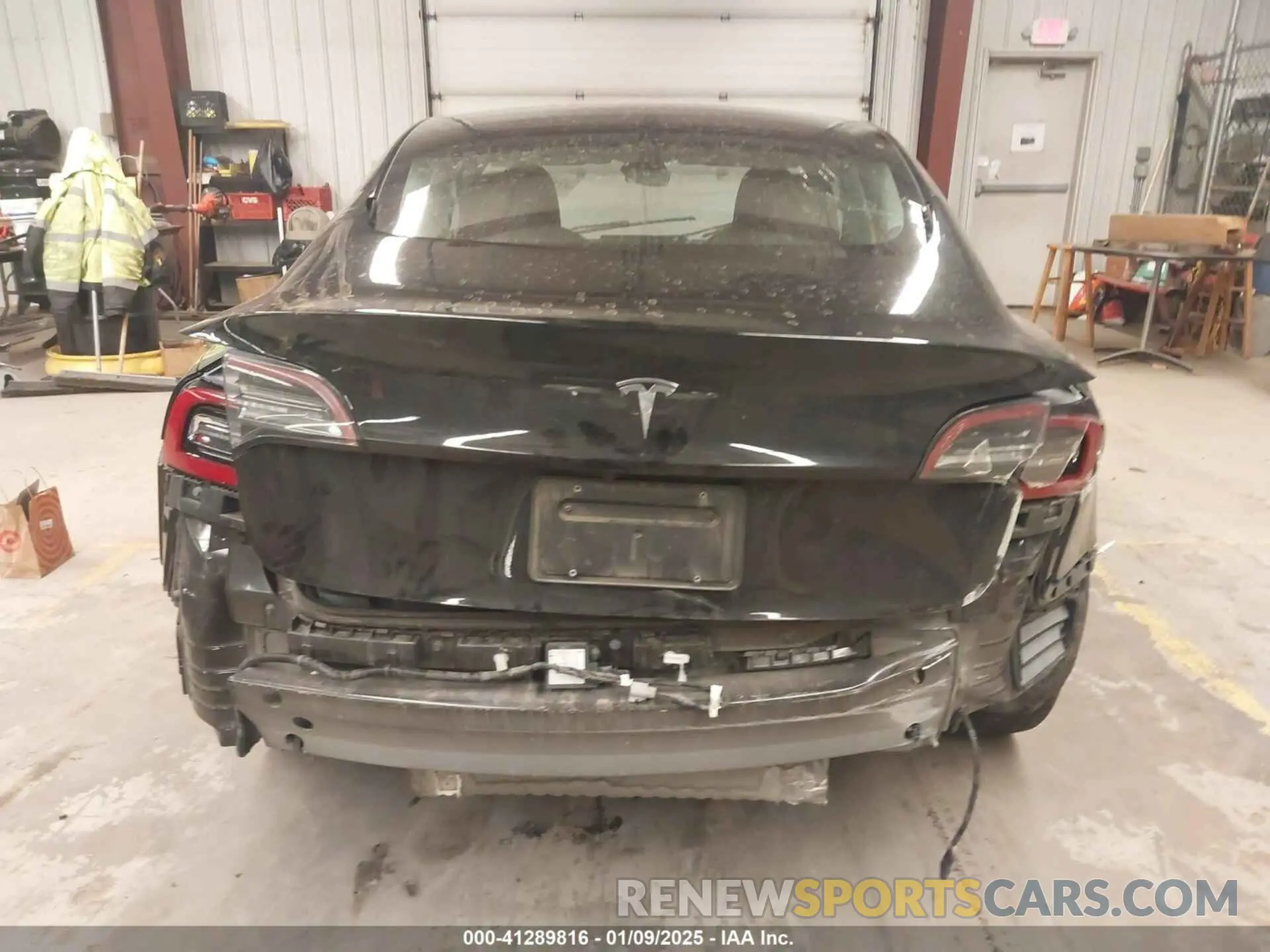 16 fotografías del automóvil dañado 5YJ3E1EA6PF486766 TESLA MODEL 3 2023
