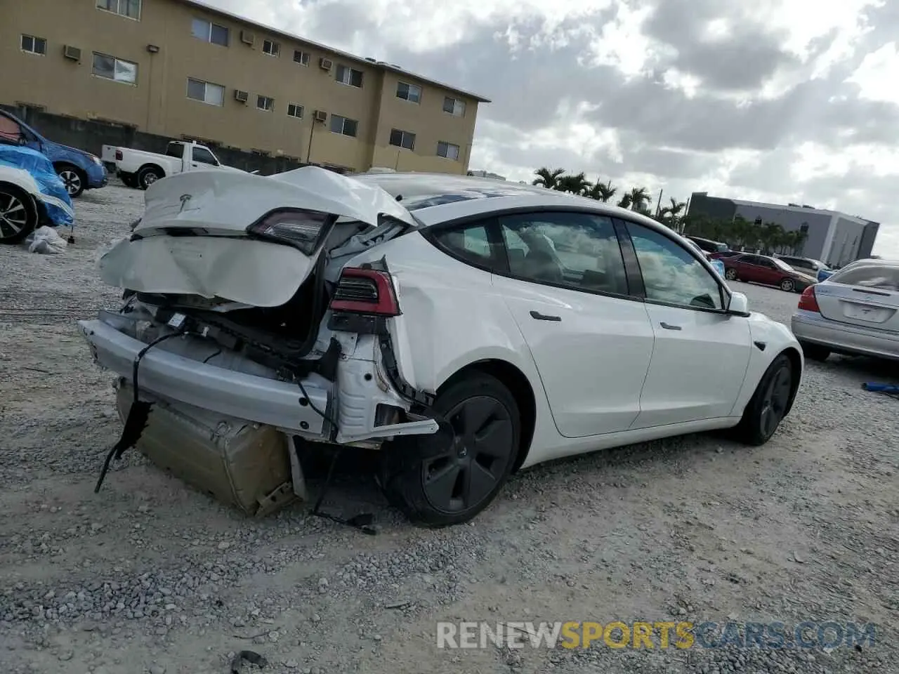3 fotografías del automóvil dañado 5YJ3E1EA6PF487139 TESLA MODEL 3 2023
