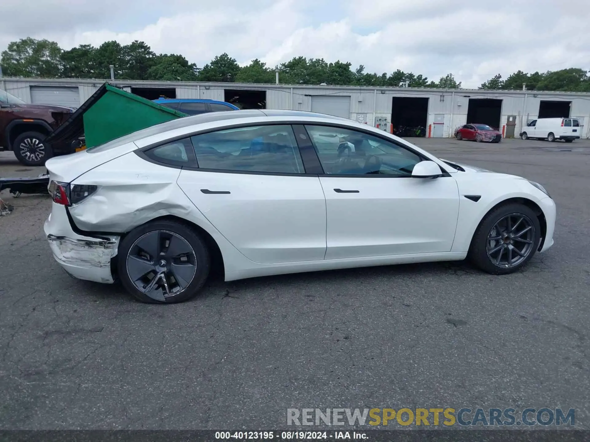 13 fotografías del automóvil dañado 5YJ3E1EA6PF509527 TESLA MODEL 3 2023