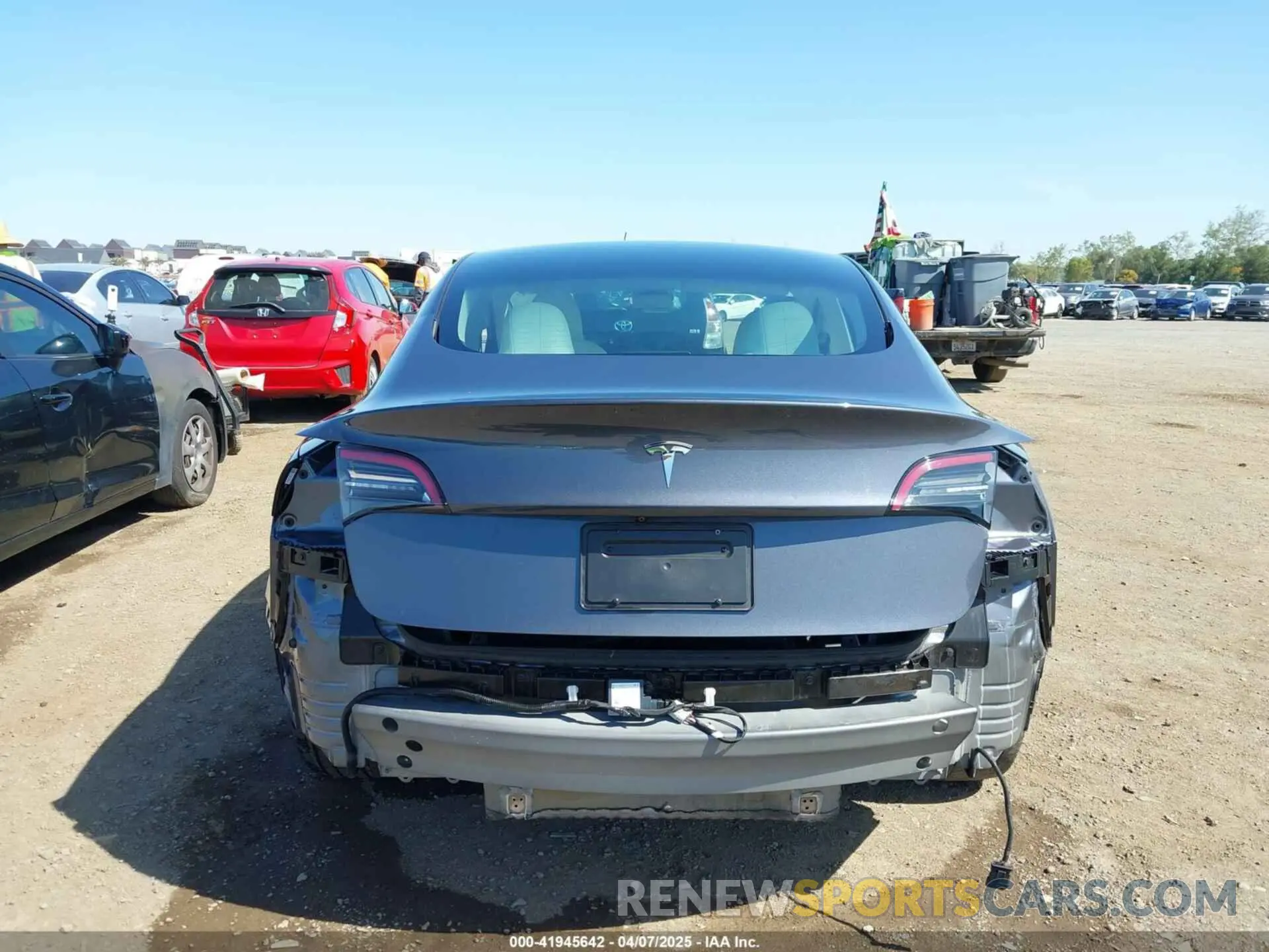 17 fotografías del automóvil dañado 5YJ3E1EA6PF514744 TESLA MODEL 3 2023