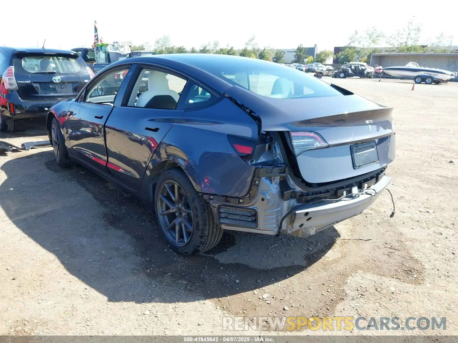 3 fotografías del automóvil dañado 5YJ3E1EA6PF514744 TESLA MODEL 3 2023