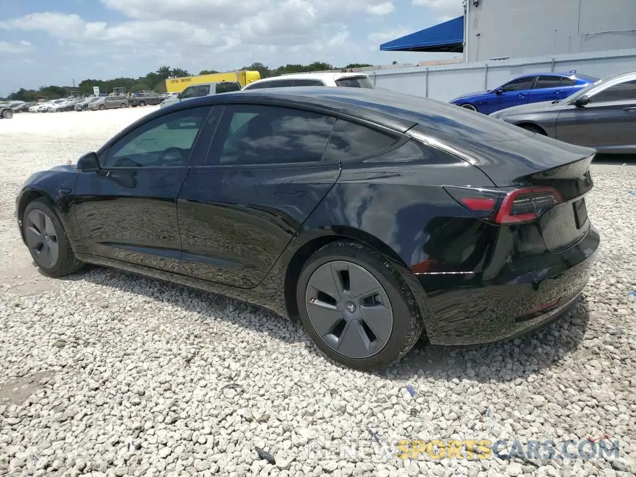 2 fotografías del automóvil dañado 5YJ3E1EA6PF546772 TESLA MODEL 3 2023