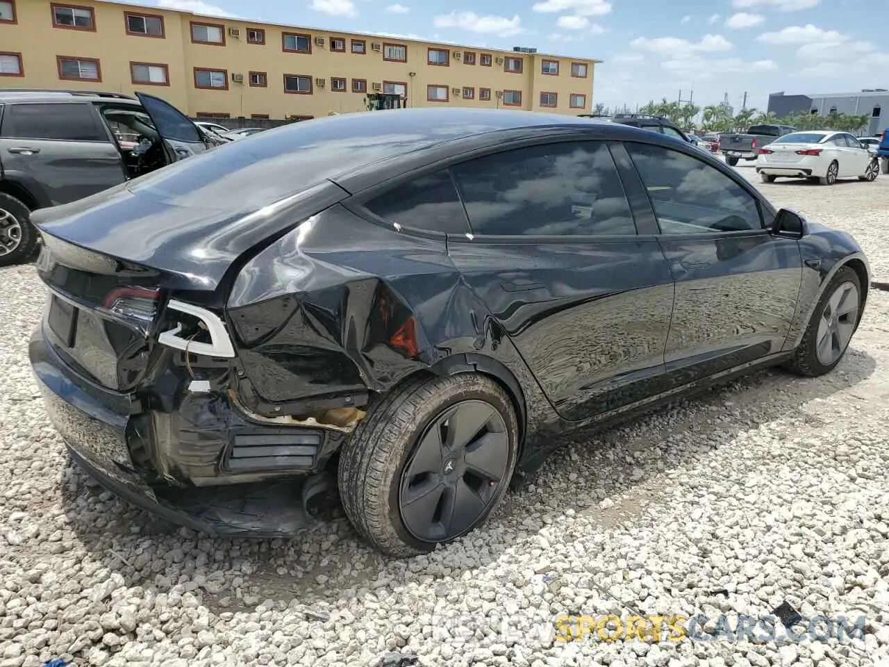 3 fotografías del automóvil dañado 5YJ3E1EA6PF546772 TESLA MODEL 3 2023