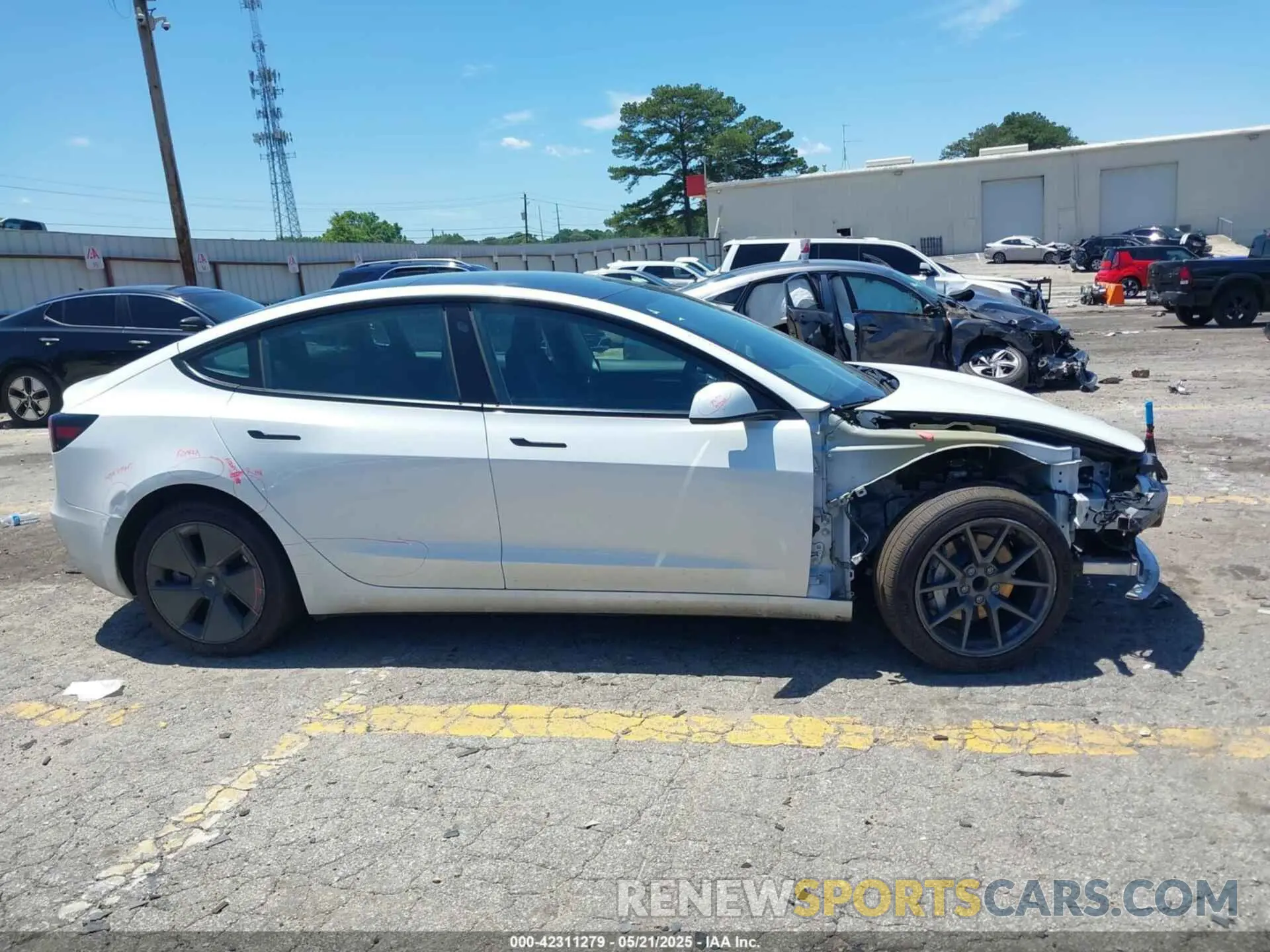 13 fotografías del automóvil dañado 5YJ3E1EA6PF550594 TESLA MODEL 3 2023