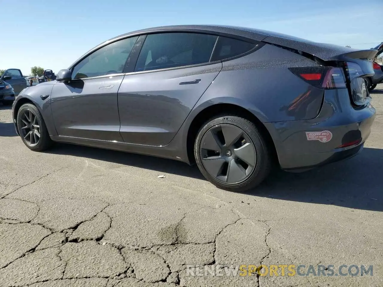 2 fotografías del automóvil dañado 5YJ3E1EA6PF675675 TESLA MODEL 3 2023
