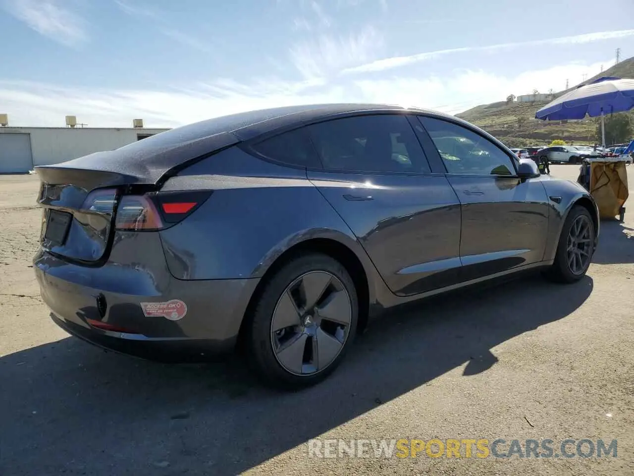 3 fotografías del automóvil dañado 5YJ3E1EA6PF675675 TESLA MODEL 3 2023