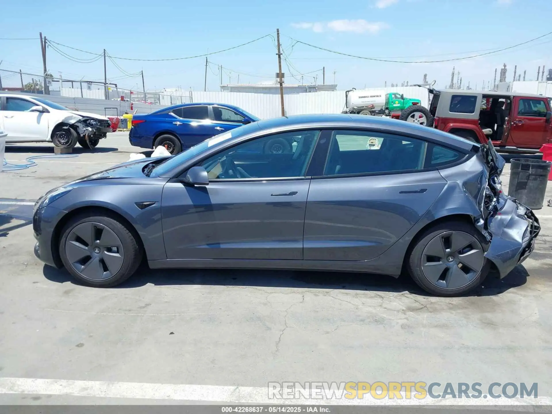 14 fotografías del automóvil dañado 5YJ3E1EA6PF694419 TESLA MODEL 3 2023
