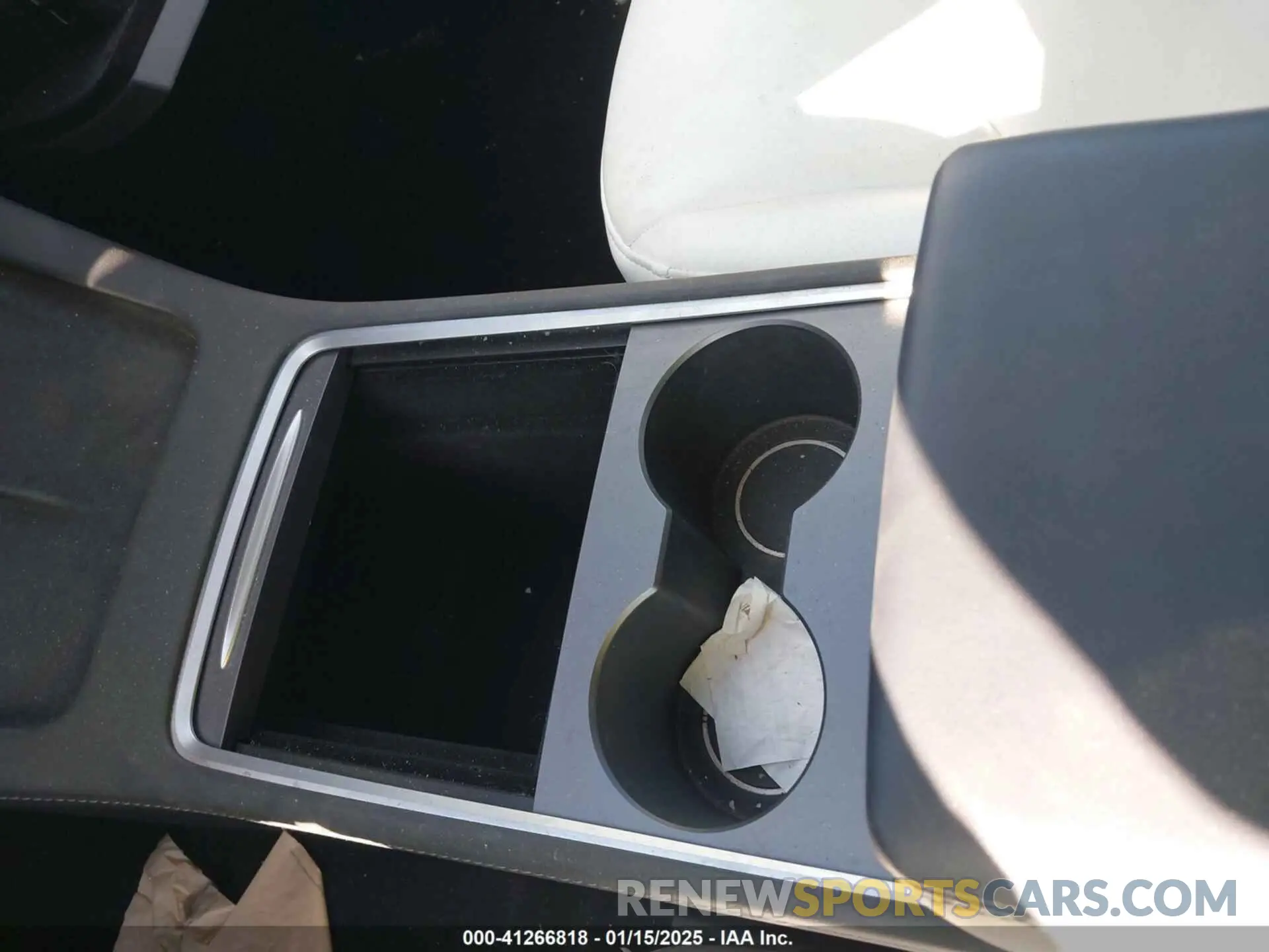 17 fotografías del automóvil dañado 5YJ3E1EA6PF698583 TESLA MODEL 3 2023