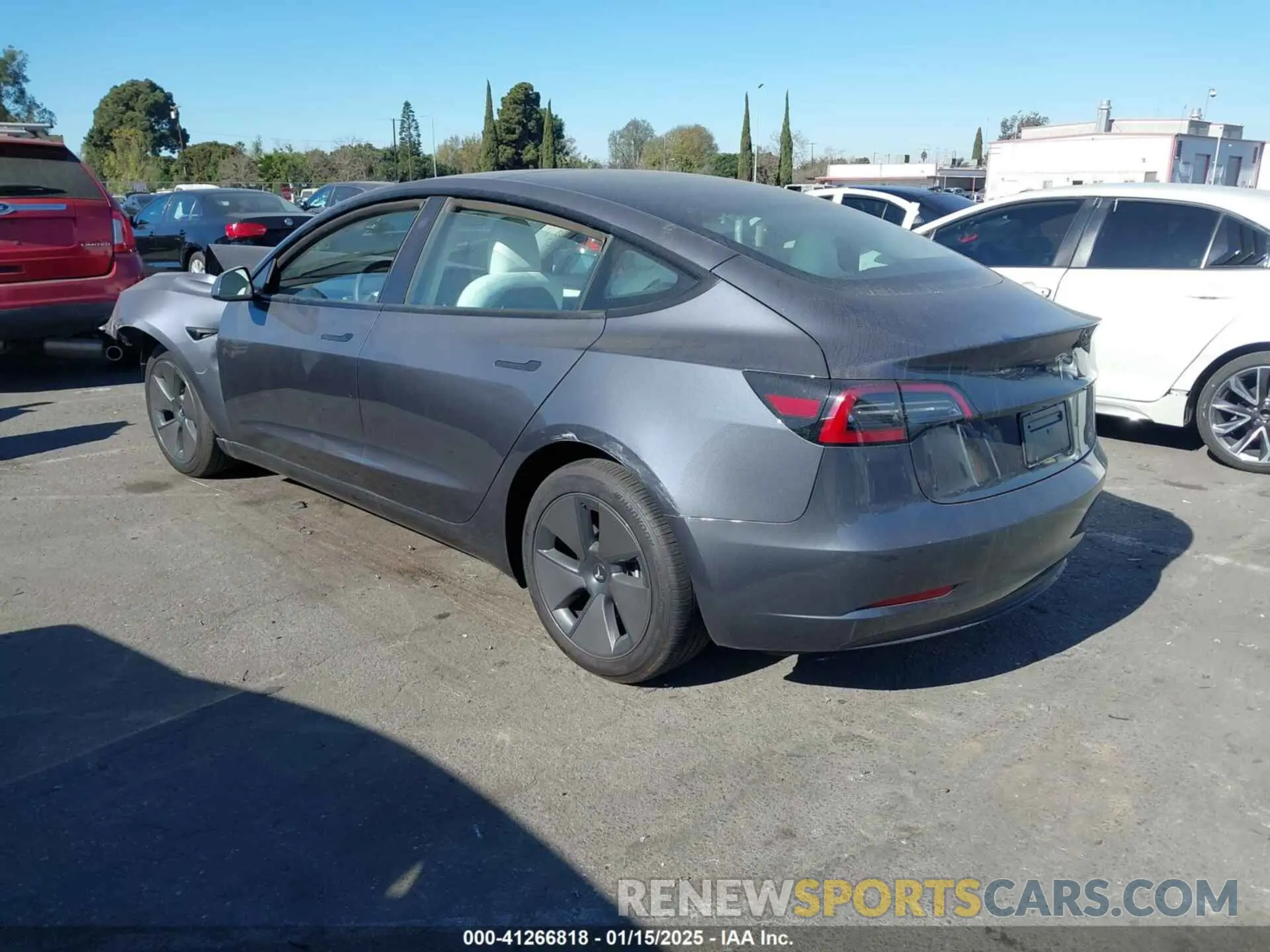 3 fotografías del automóvil dañado 5YJ3E1EA6PF698583 TESLA MODEL 3 2023