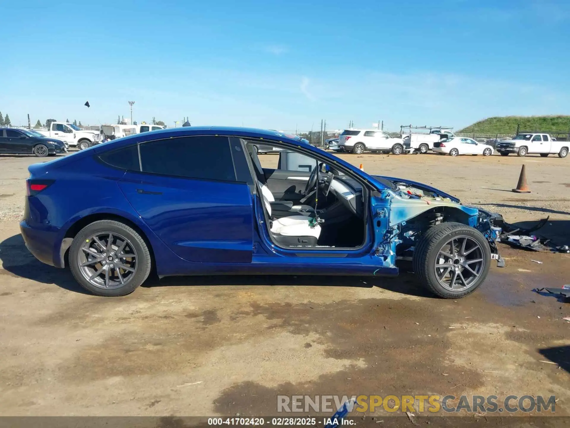 14 fotografías del automóvil dañado 5YJ3E1EA6PF714412 TESLA MODEL 3 2023