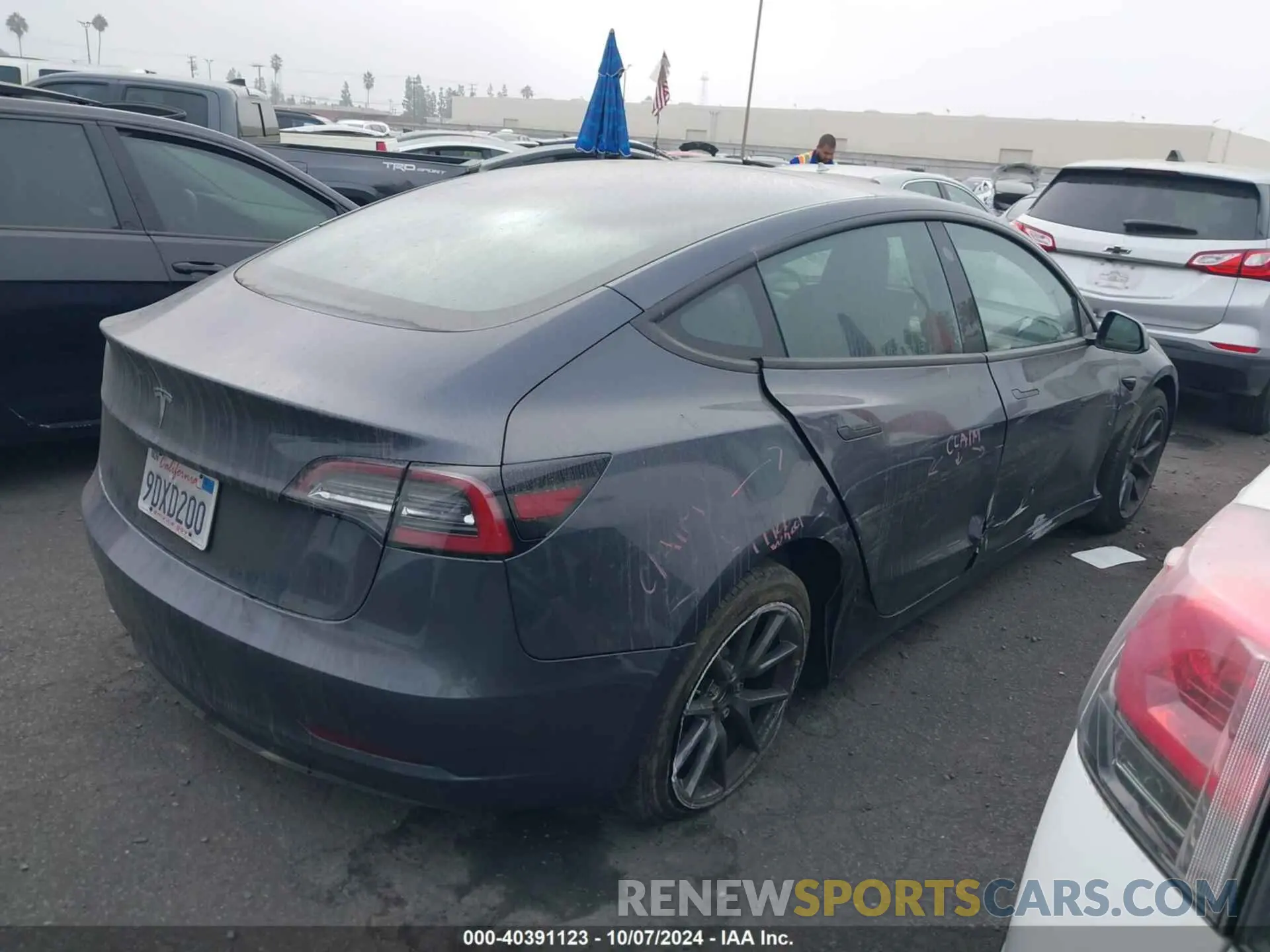 4 fotografías del automóvil dañado 5YJ3E1EA7PF410330 TESLA MODEL 3 2023